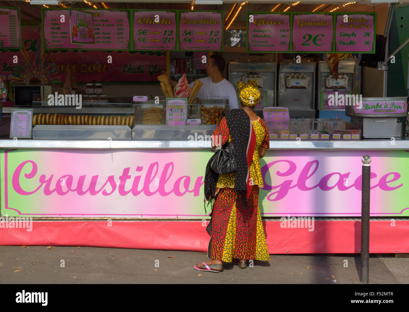 Stand de glace hires stock photography and images Alamy