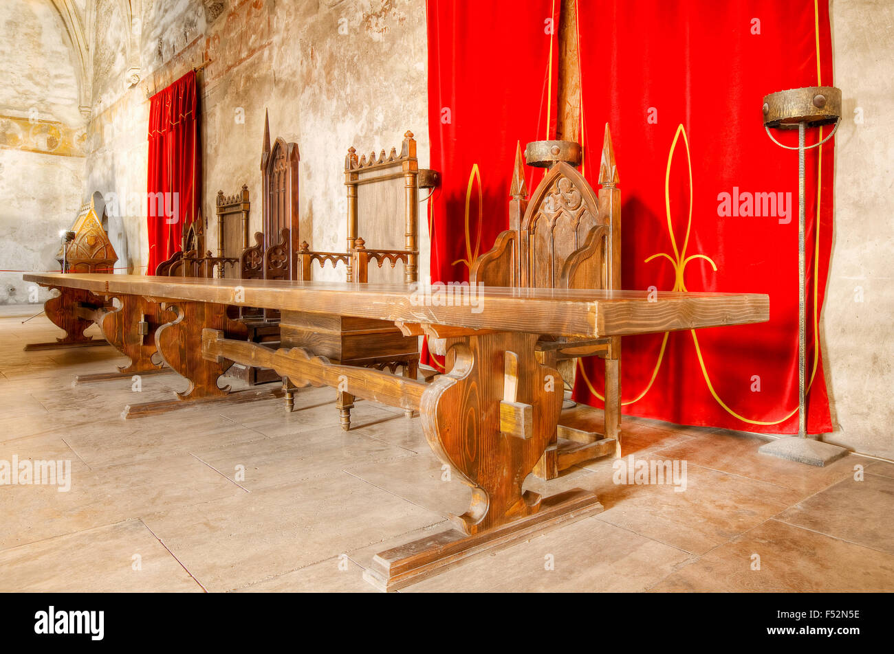 Medieval Wood Table In Knight Room Hunyad Castle Hunedoara Romania Stock Photo