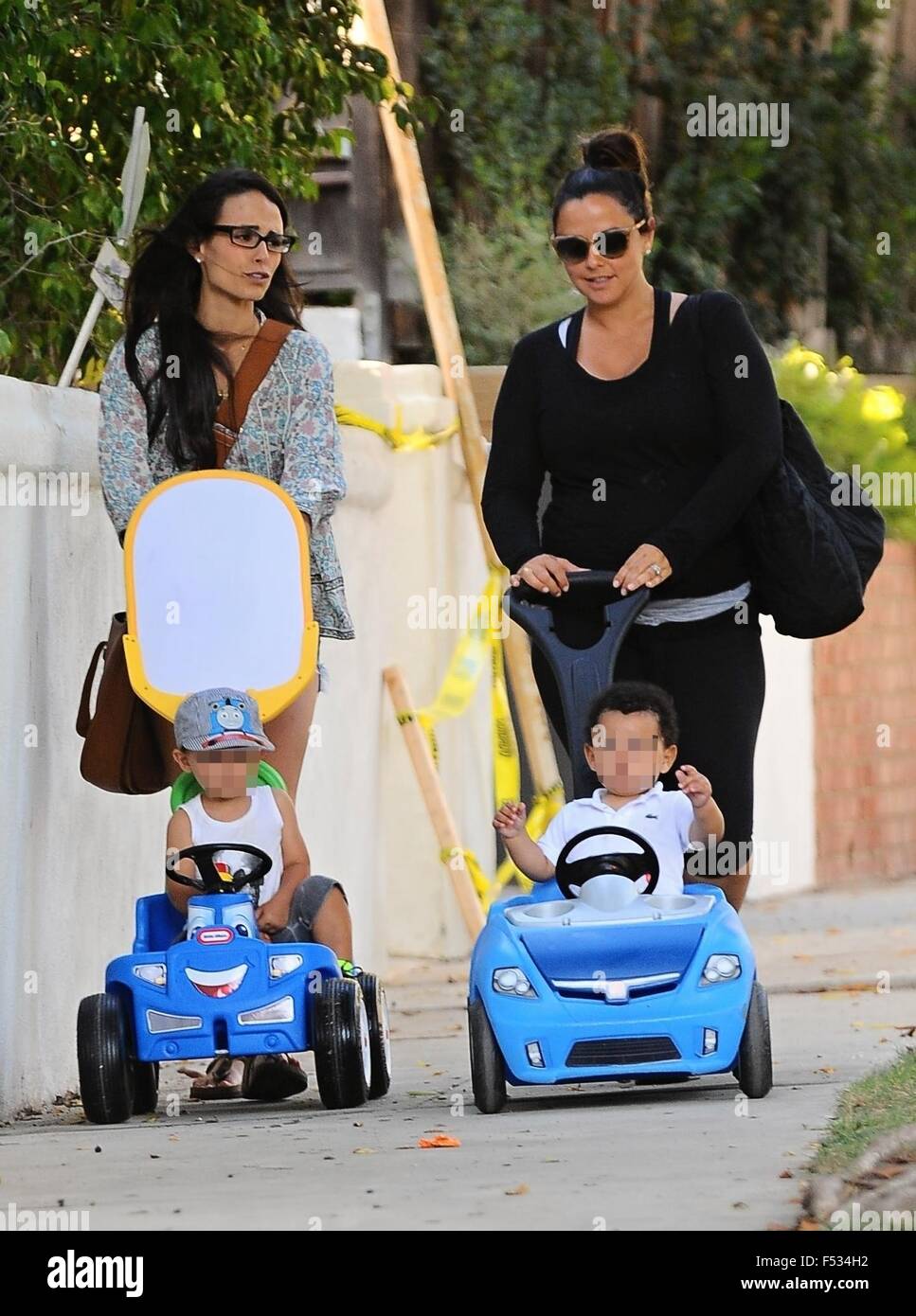 Jordana Brewster and her sister Isabella Brewster out with their children  in Brentwood, Los Angeles Featuring: Jordana Brewster, Isabella Brewster,  Julian Form-Brewster Where: Los Angeles, California, United States When: 25  Aug 2015