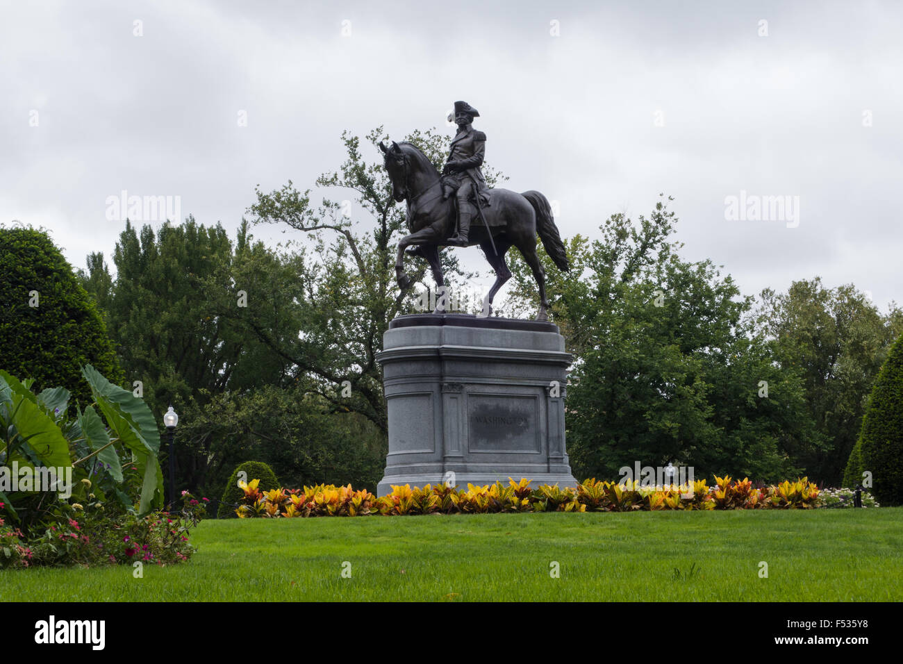 boston public garden statue Stock Photo Alamy