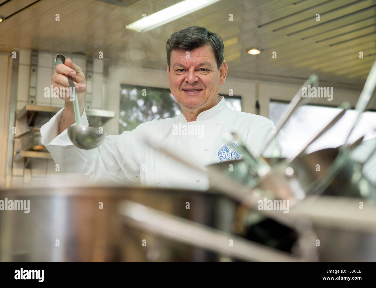 Baiersbronn, Germany. 23rd Oct, 2015. Star chef Harald Wohlfahrt standing in the kitchen of the Schwarzwaldstube at the Traube-Tonbach hotel in Baiersbronn, Germany, 23 October 2015. PHOTO: ULI DECK/DPA/Alamy Live News Stock Photo