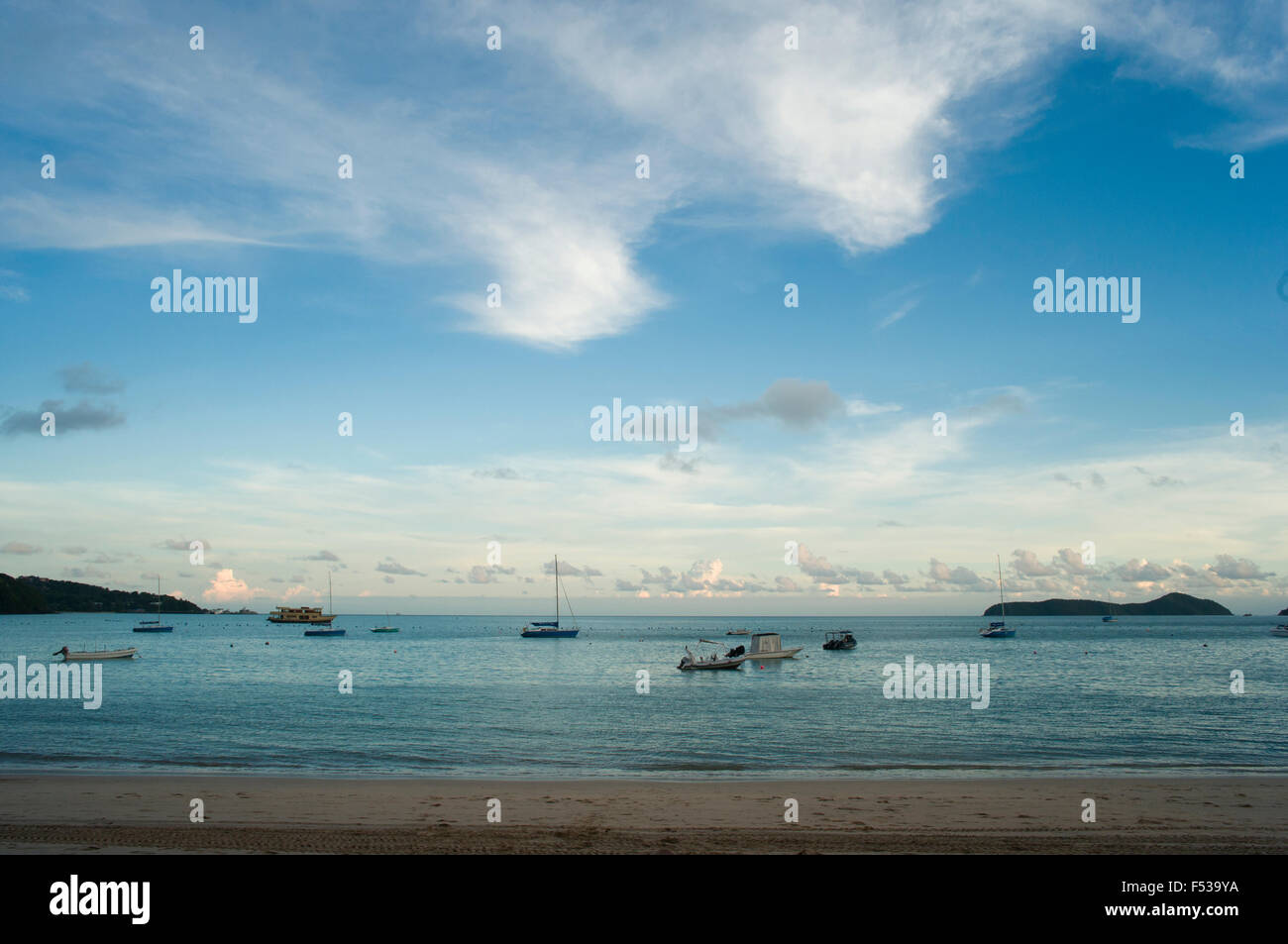 Tropical scenery hi-res stock photography and images - Alamy