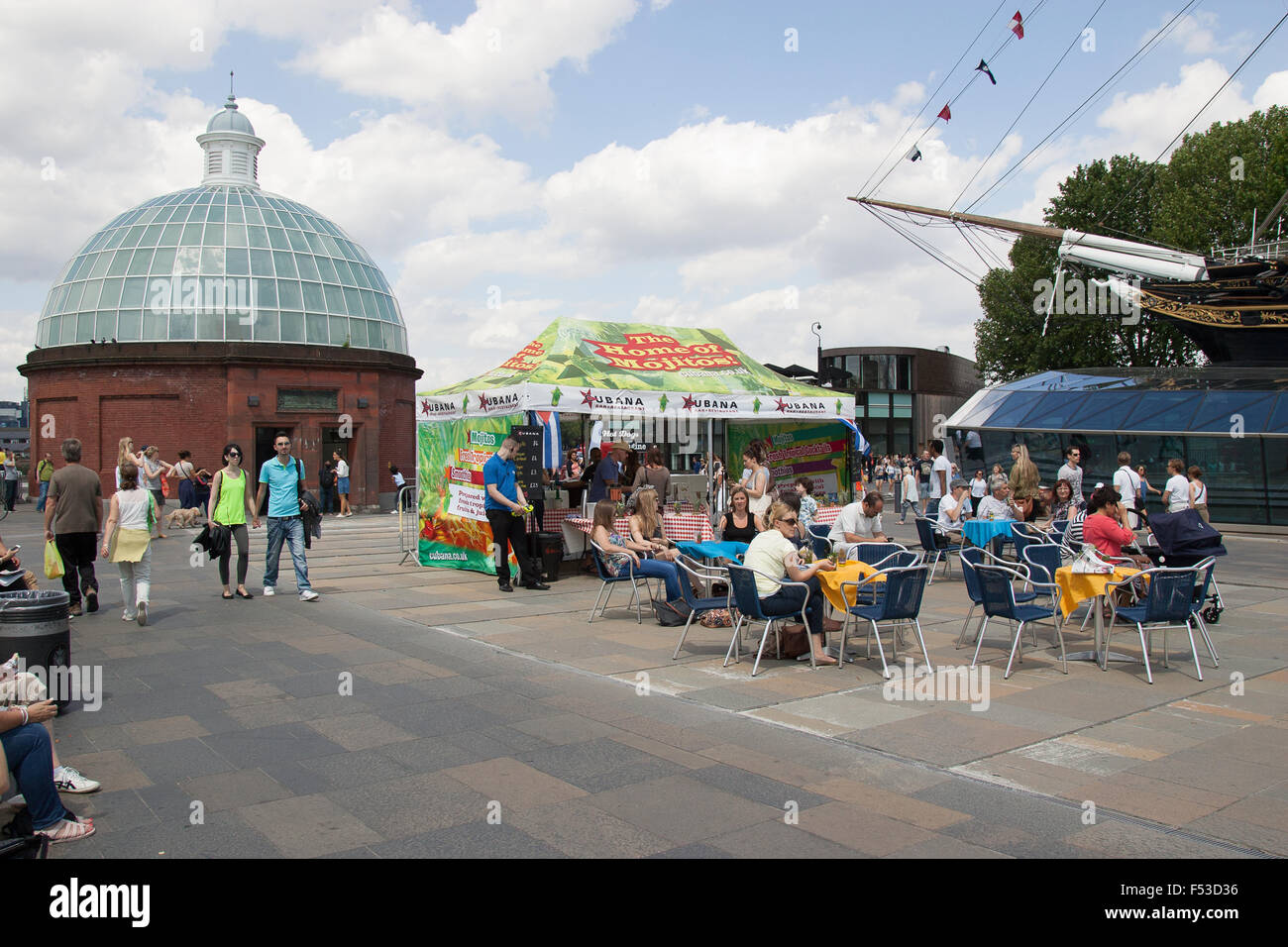 Greenwich foot tunnel al fresco cafe tables diners Stock Photo