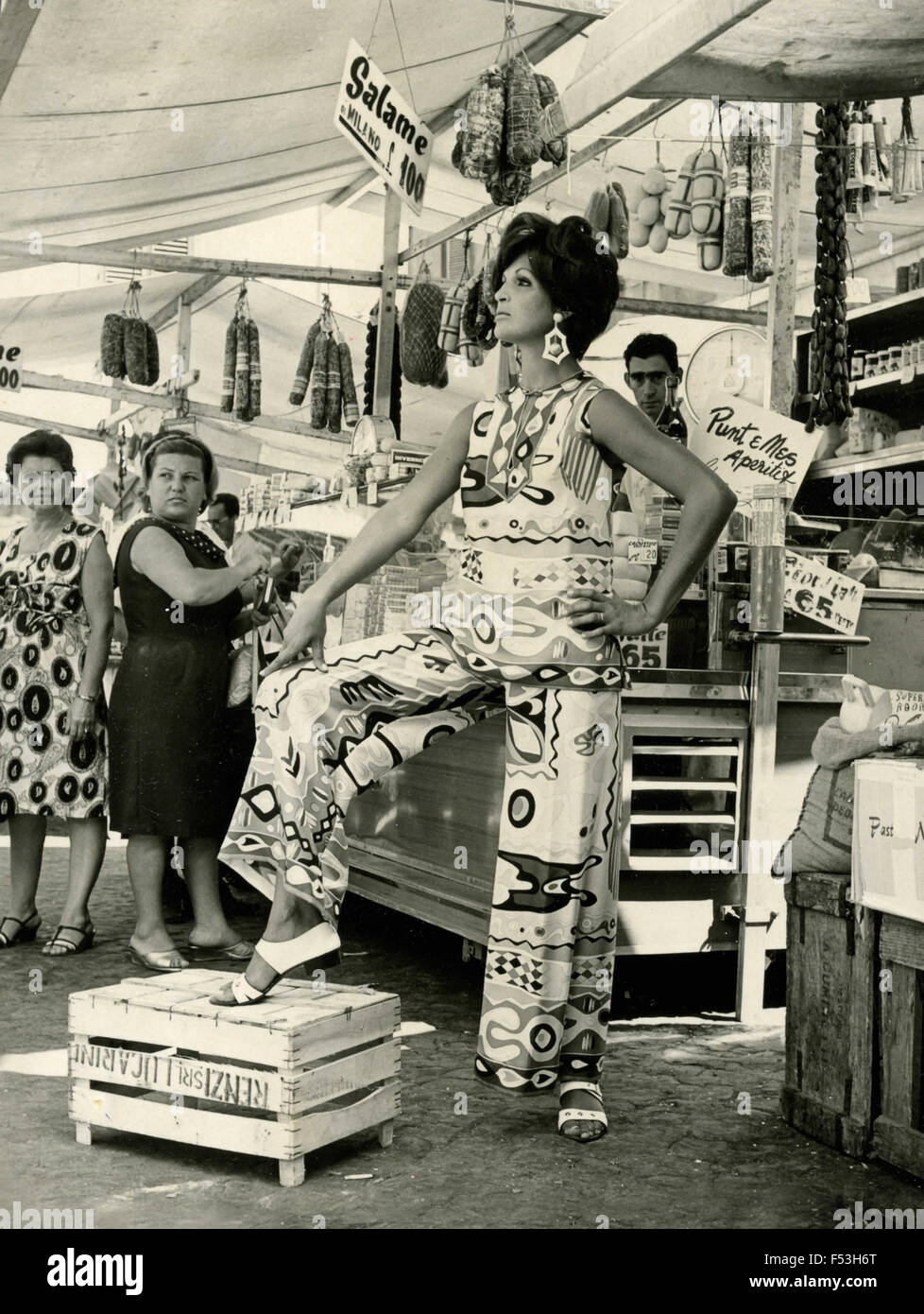 ladies fashion apparel