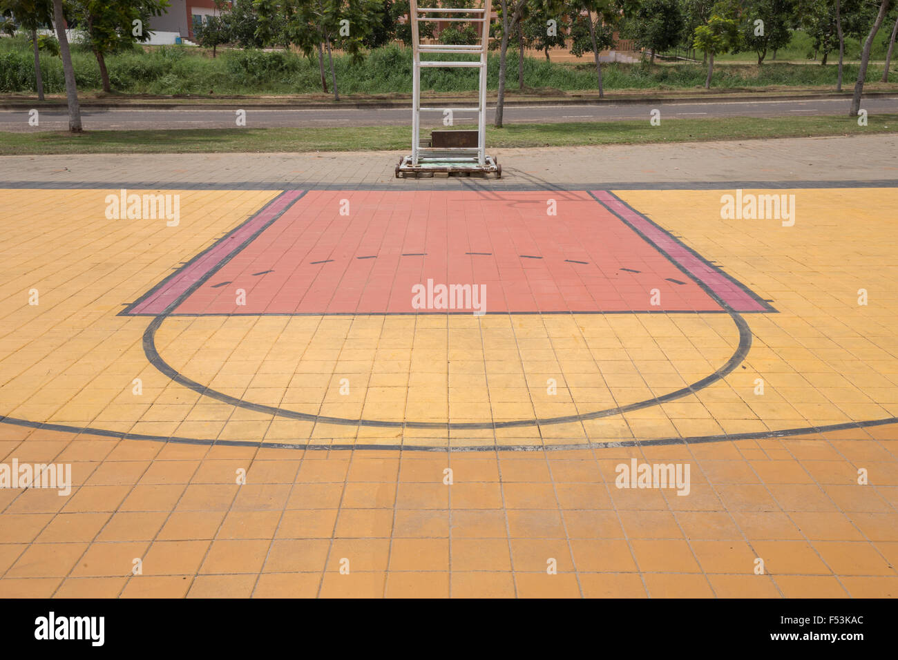 Free throw lines of the public outdoor basketball court Stock Photo Alamy