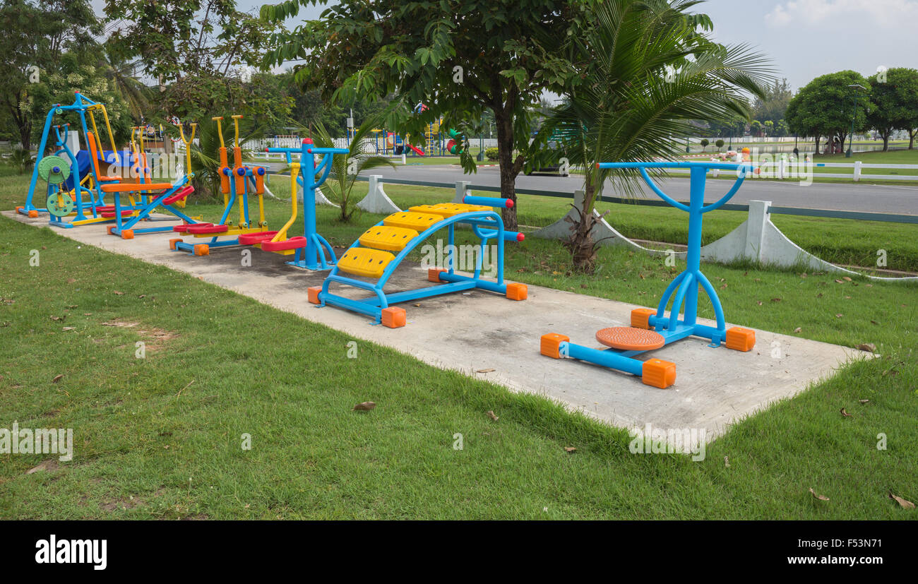 Exercise equipment in the public park Stock Photo Alamy