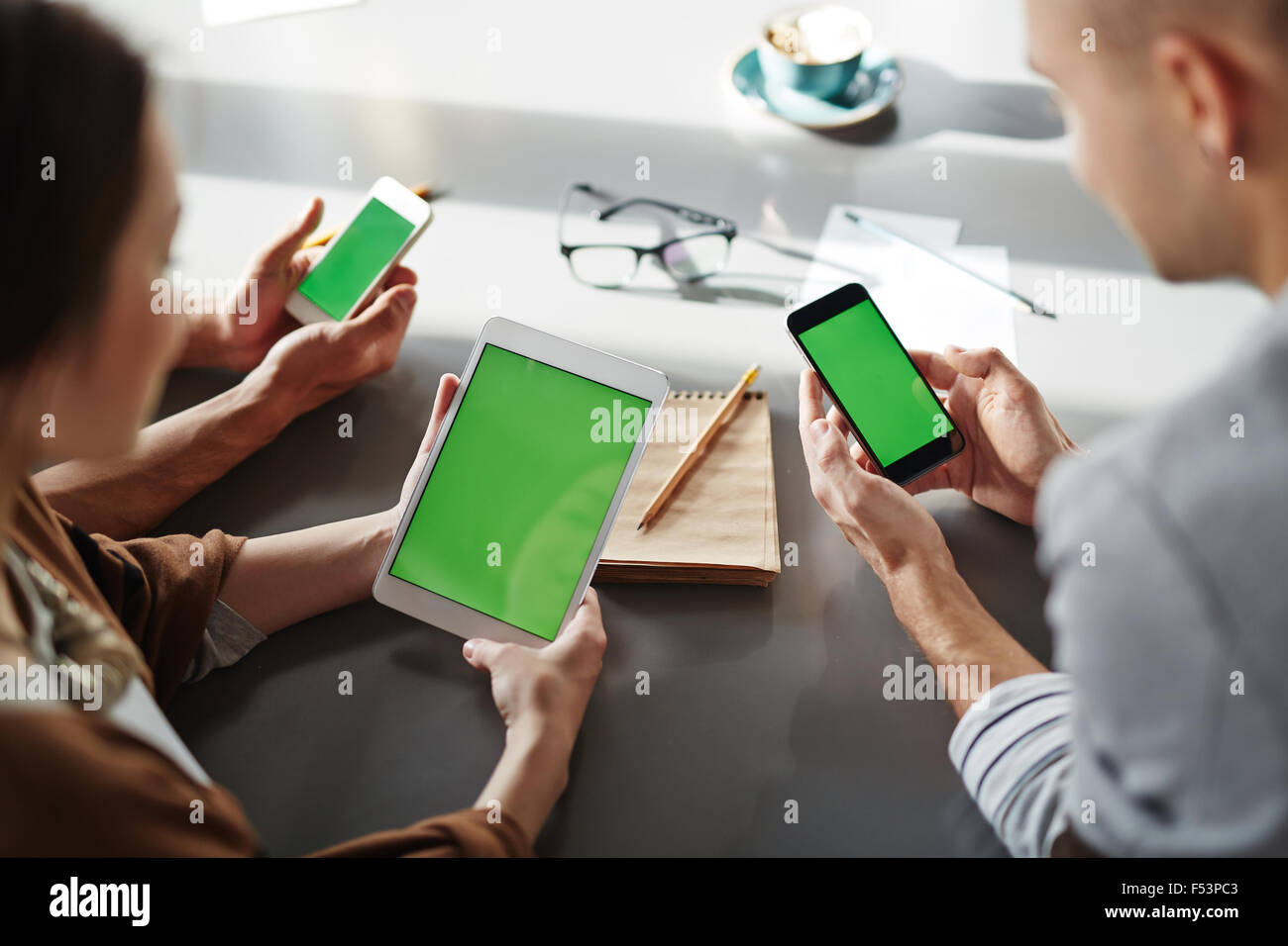 Using Different Device Different devices hi-res stock photography and images - Alamy