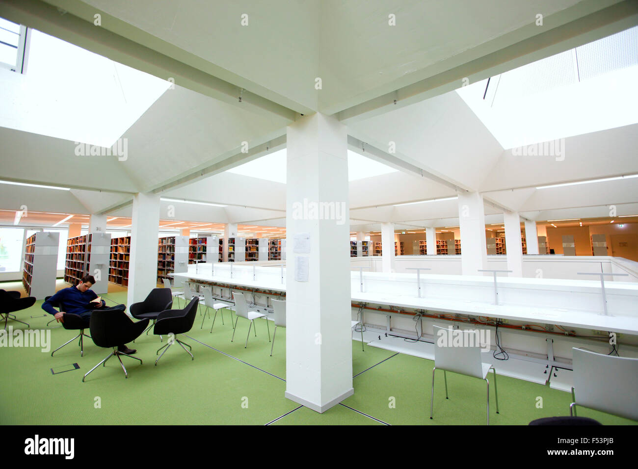27.04.2015, Berlin, Berlin, Germany - Freie UniversitŠt (FU) Berlin presents the new building for small pockets and the campus library. 0PA150427D669CAROEX.JPG - NOT for SALE in G E R M A N Y, A U S T R I A, S W I T Z E R L A N D [MODEL RELEASE: NO, PROPERTY RELEASE: NO (c) caro photo agency / Ponizak, http://www.caro-images.pl, info@carofoto.pl - In case of using the picture for non-journalistic purposes, please contact the agency - the picture is subject to royalty!] Stock Photo