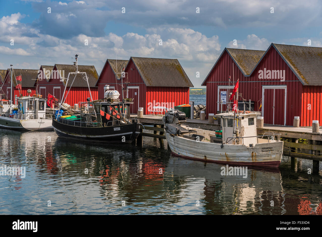 Red cottage with fishing boats, White Wiek, Baltic Sea, Bad Boltenhagen, Mecklenburg-Western Pomerania, Germany Stock Photo