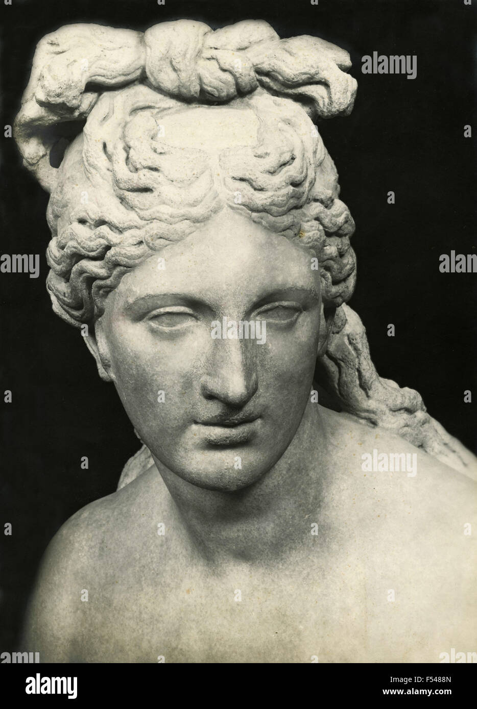 Statue of Venus Capitoline, Detail, Rome , Italy Stock Photo Alamy