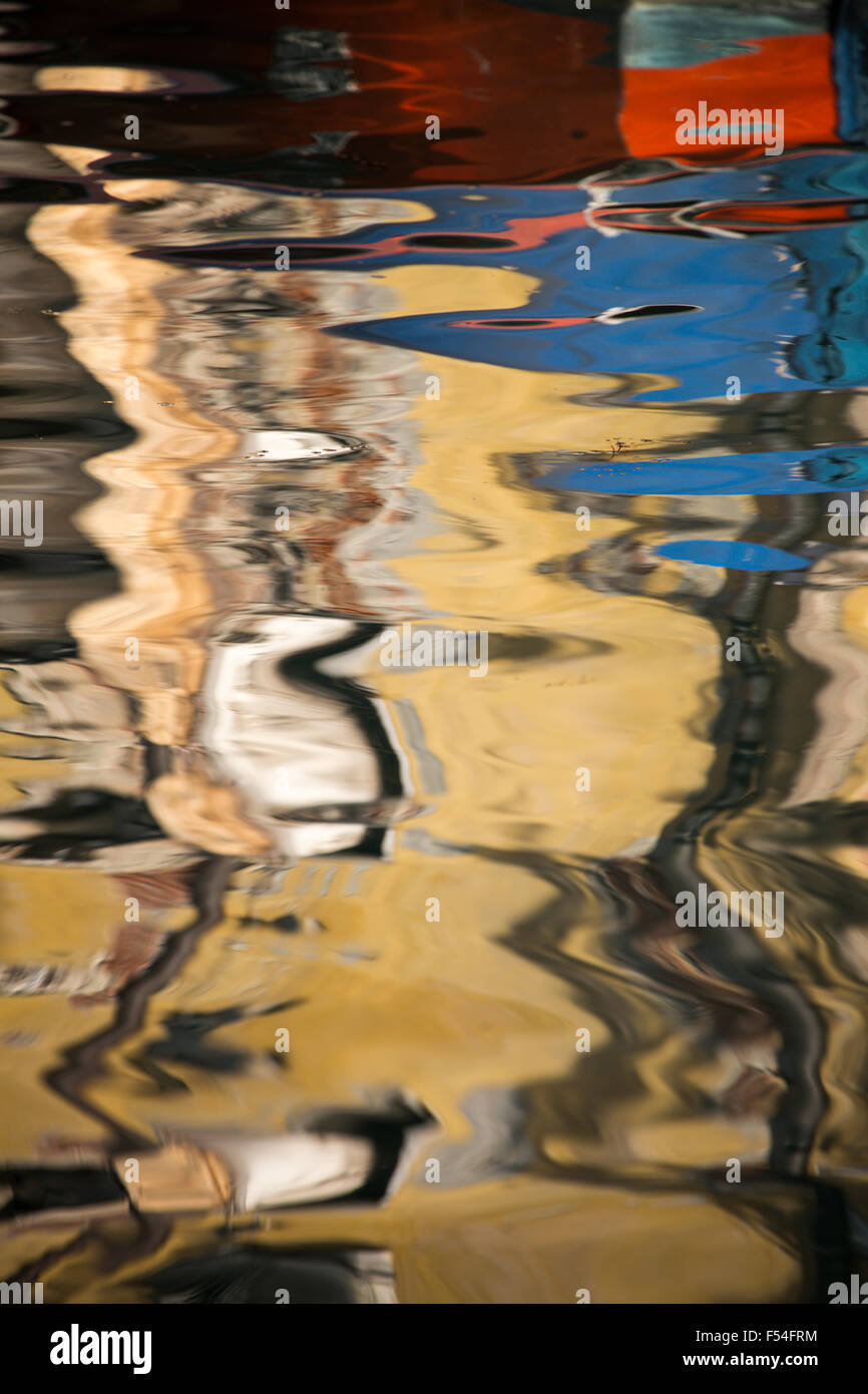 Reflections in gold hi-res stock photography and images - Alamy