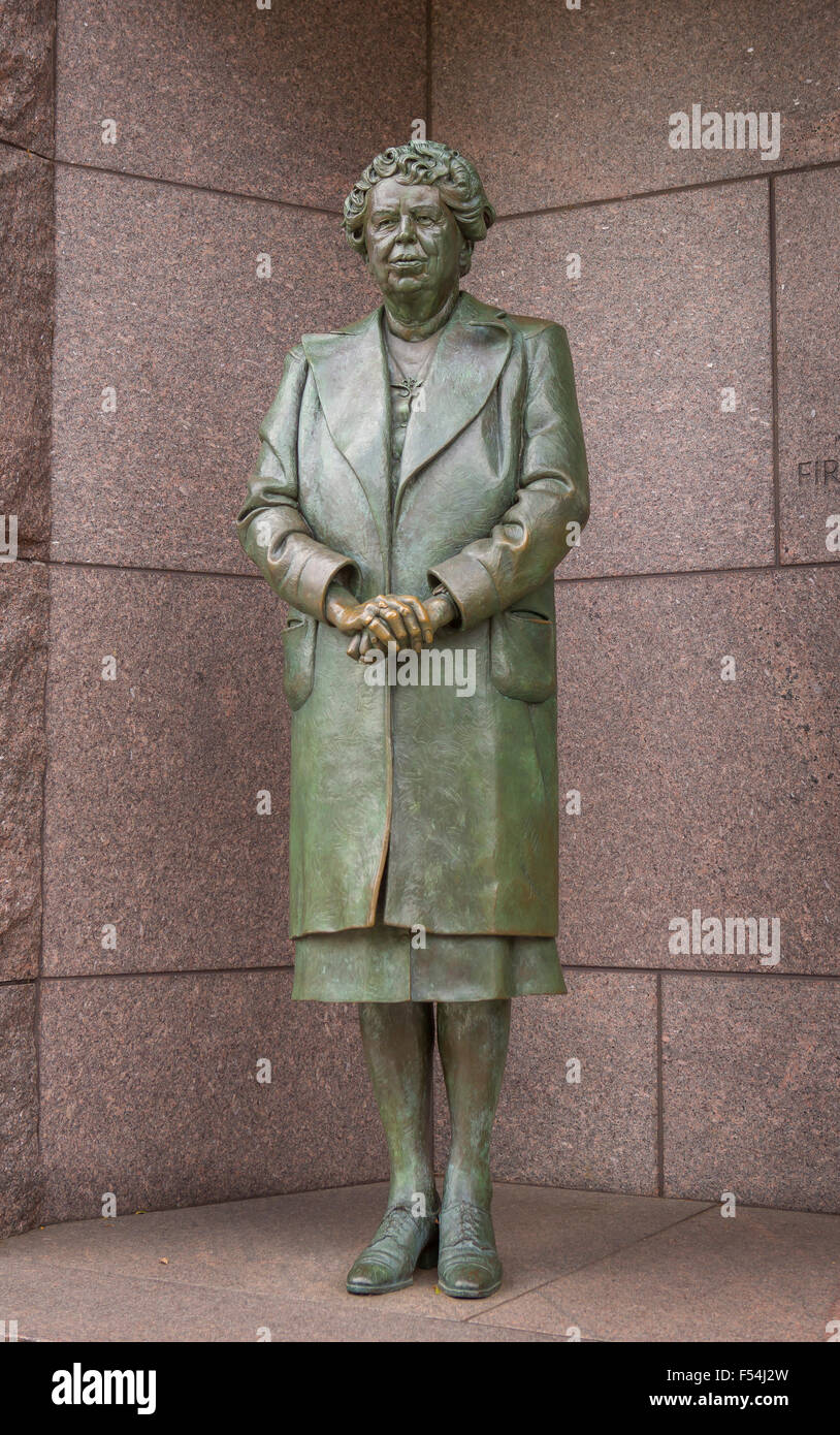 WASHINGTON, DC, USA Bronze statue of Eleanor Roosevelt at Franklin