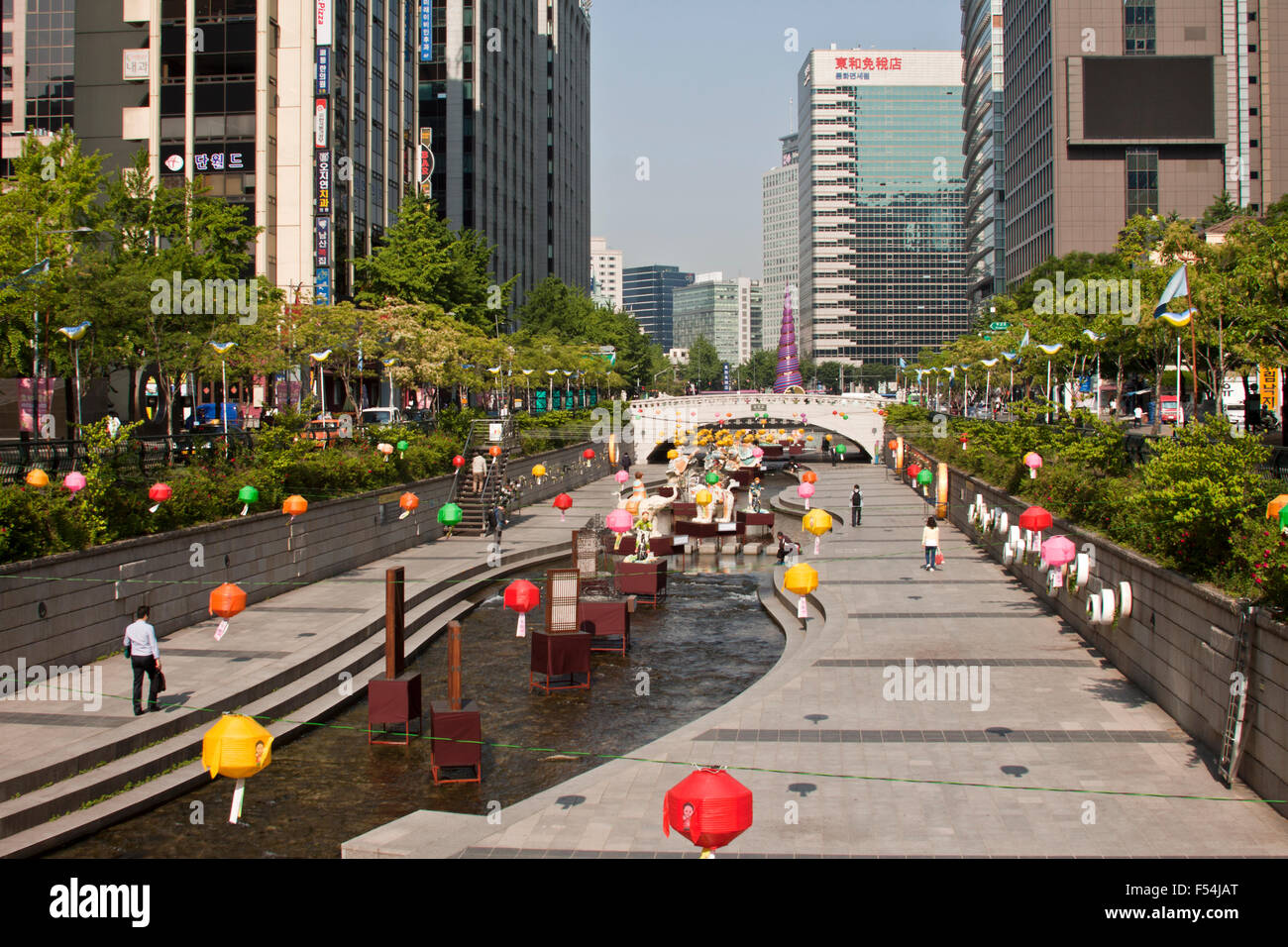 Seoul, Korea- May 22, 2015: Cheonggyecheon Stream, Seoul, South Korea on May 22, 2015 - Cheonggyecheon is an 11 km long modern s Stock Photo