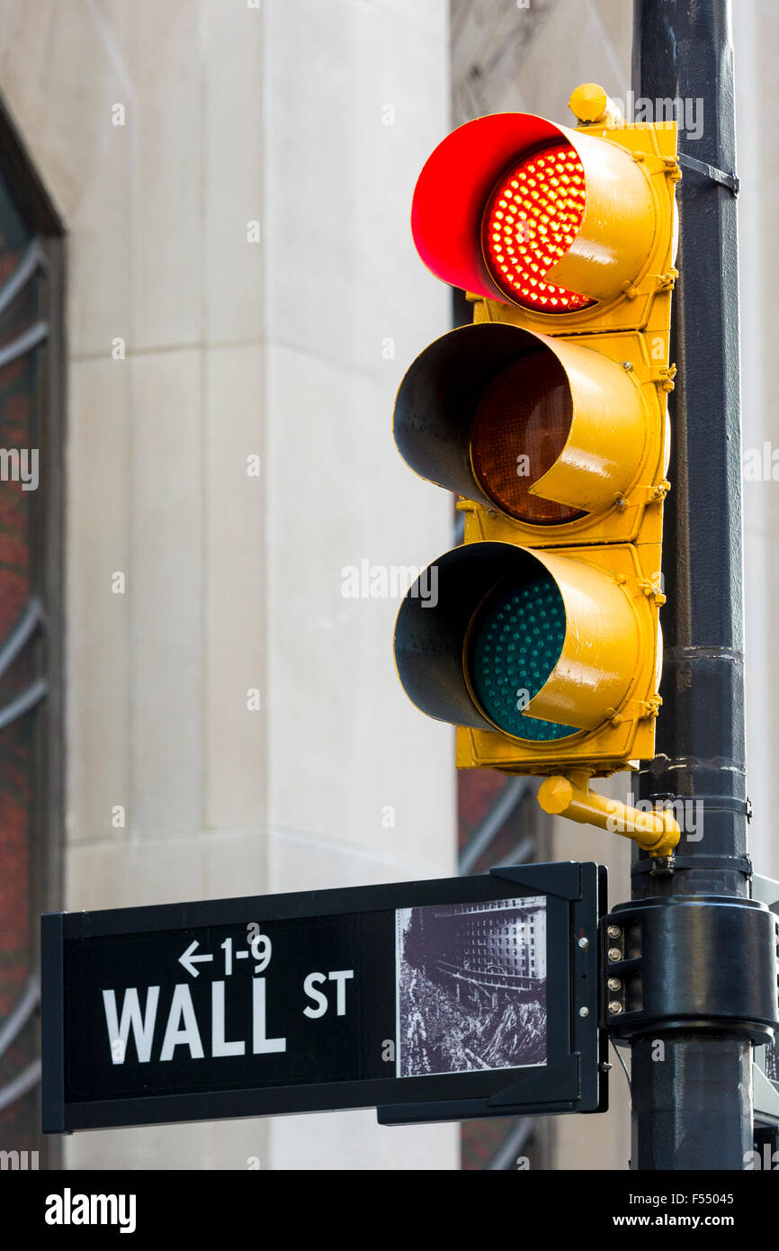 Stop sign and red light hires stock photography and images Alamy