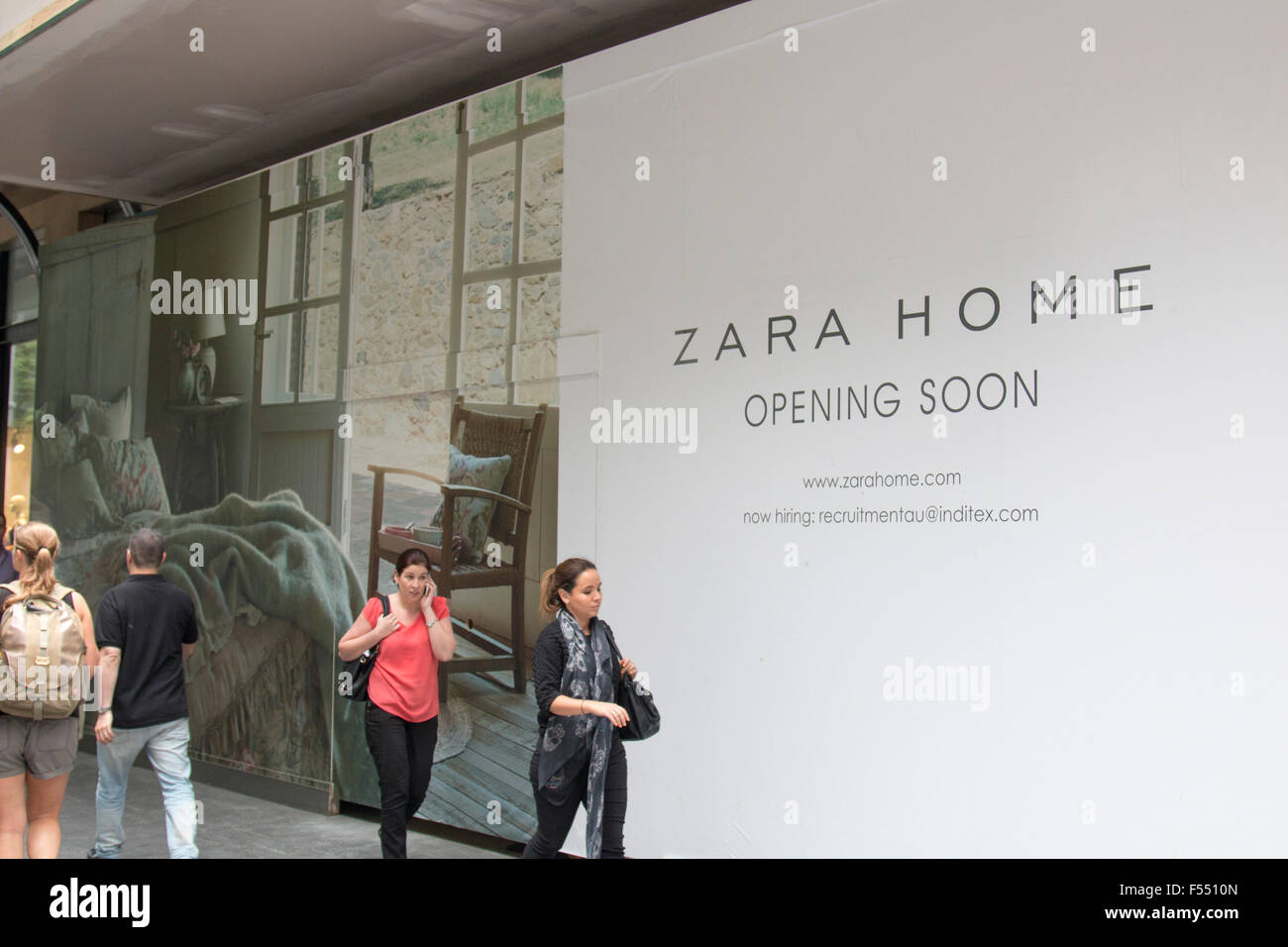 Sydney, Australia. 28th Oct, 2015. Spanish Retail Giant Zara nears the  opening of its Home store in Sydney's Pitt Street, just metres from its  exisiting Zara Clothing store in Pitt Street. Credit: