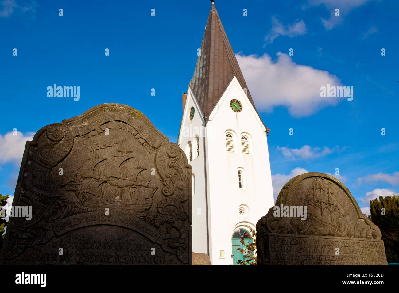 DEU, Germany, Schleswig-Holstein, North Sea,  Amrum island, the St. Clemens church in Nebel, seamen cemetery.  DEU, Deutschland, Stock Photo
