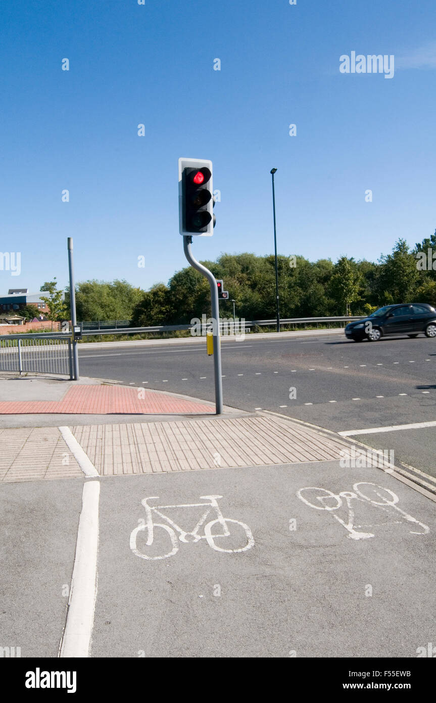 is it illegal to cycle on a footpath