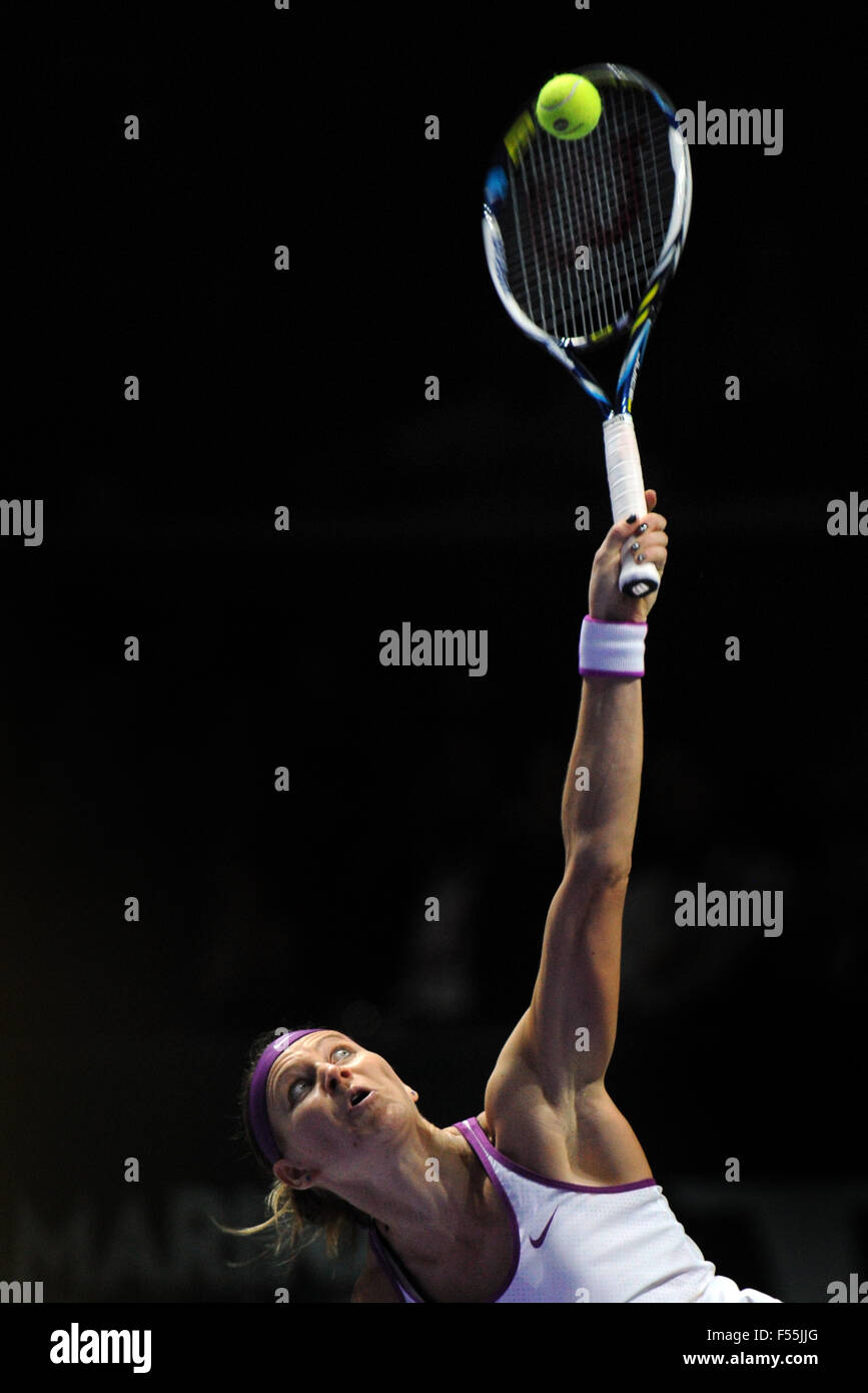 Singapore. 28th Oct, 2015. Lucie Safarova of the Czech Republic serves to her compatriot Petra Kvitova during the women's singles 3rd round match at the WTA finals tennis tournament in Singapore, on Oct. 28, 2015. Safarova lost 0-2. Credit:  Then Chih Wey/Xinhua/Alamy Live News Stock Photo