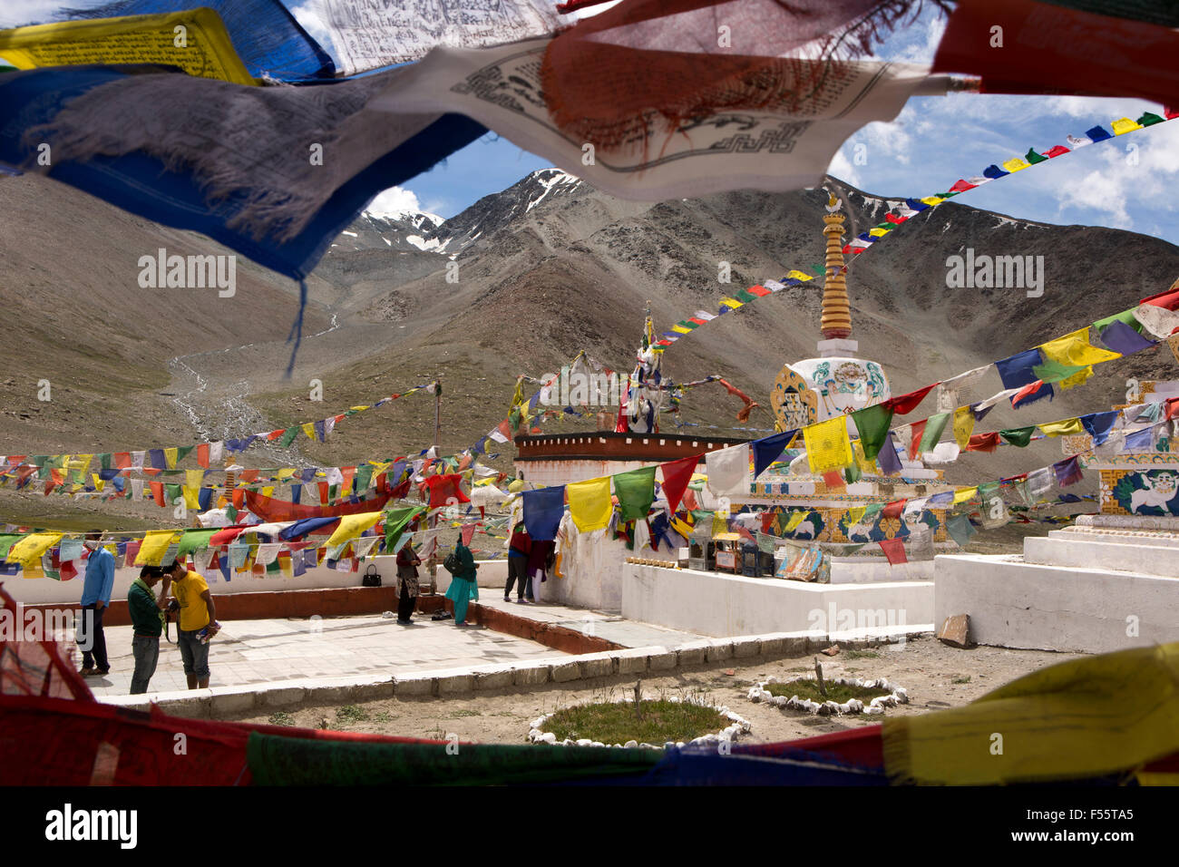 India, Himachal Pradesh, Spiti, Kunzum La pass, people visiting Kunzum Mata Temple between Spiti and Lahaul Stock Photo