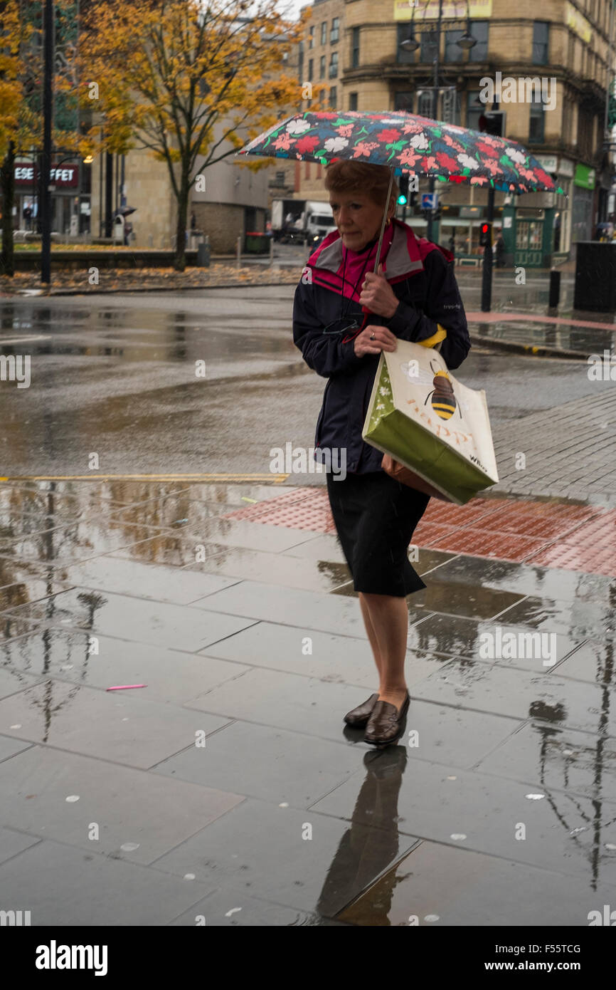Bradford 28th October  2015 A very wet day in the Pennine city of Bradford West Yorkshire  © Paul Chambers/Alamy Live News Stock Photo