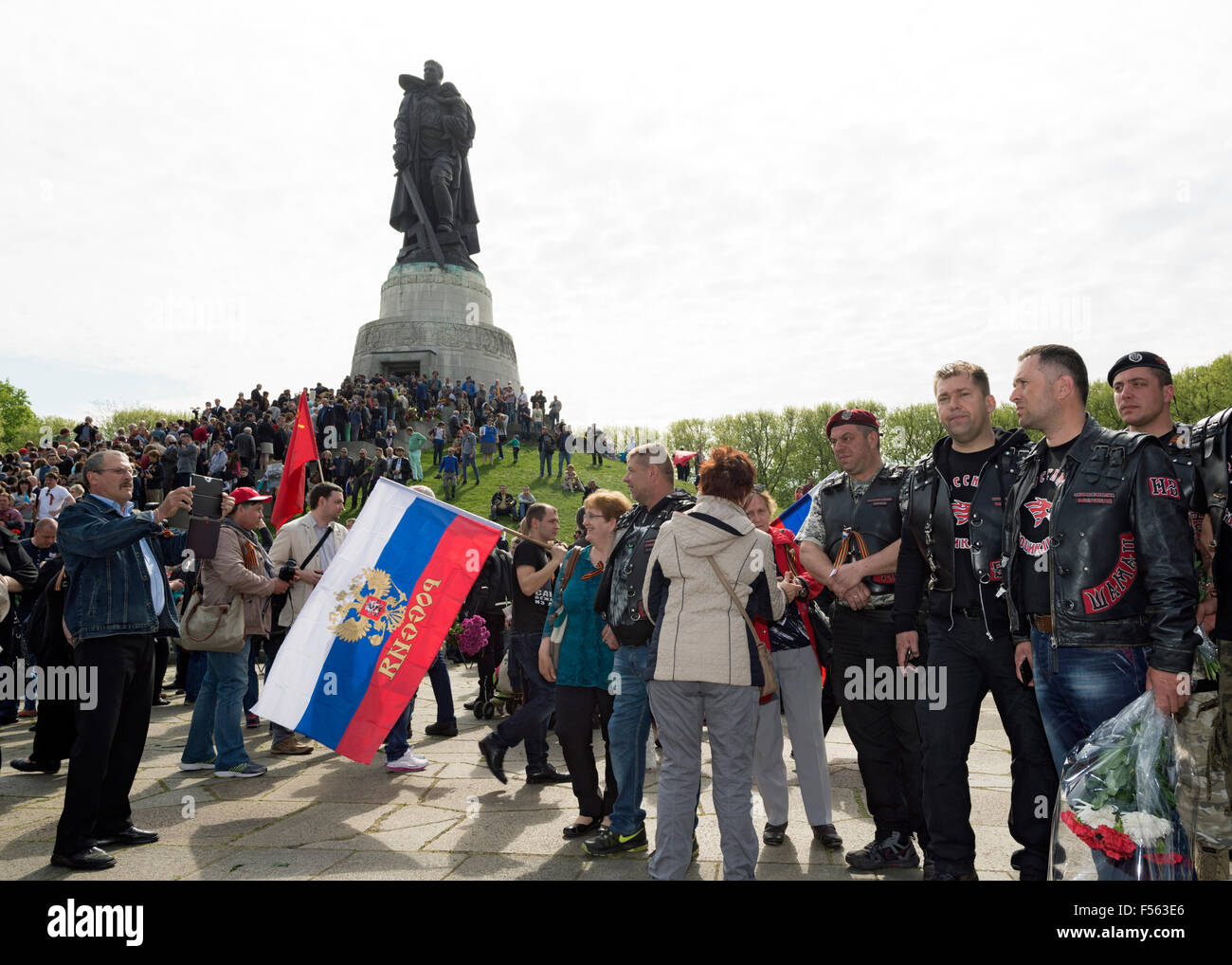 '09.05.2015, Berlin, Berlin, Germany - Soviet War Memorial Treptow, the 70th anniversary of the end of World War II that 9 May is considered in Russia as Victory Day over Nazi Germany, members of the Russian-nationalist group Rocker ''Night Wolves'' motorcycle club. EBS150509D521CAROEX.JPG - NOT for SALE in G E R M A N Y, A U S T R I A, S W I T Z E R L A N D [MODEL RELEASE: NO, PROPERTY RELEASE: NO (c) caro photo agency / Schulz, http://www.caro-images.pl, info@carofoto.pl - In case of using the picture for non-journalistic purposes, please contact the agency - the picture is subject to royalt Stock Photo