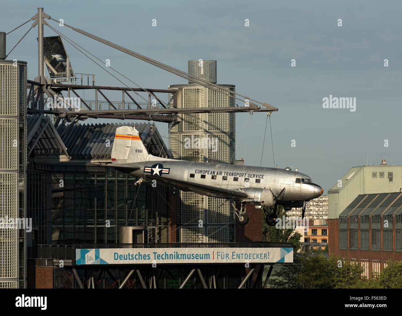 22.05.2015, Berlin, Berlin, Germany - Stiftung Deutsches Technikmuseum Berlin (SDTB), construction according to plans by the Berlin architects Ulrich Wolff and Helge Pitz. In approximately 30 m height, the C-47 floats with the Reg .: 45-0951 as landing direction Potsdamer Platz. European Air Transport Service (EATS), the Douglas C-47 Skytrain B (military cargo version / transport version of the passenger version of Douglas DC-3) formed during the Second World War, the backbone of the American Lufttransportverbaende. In the Berlin blockade in 1948/49, the C-47 were used as Candy Bombers, the sh Stock Photo