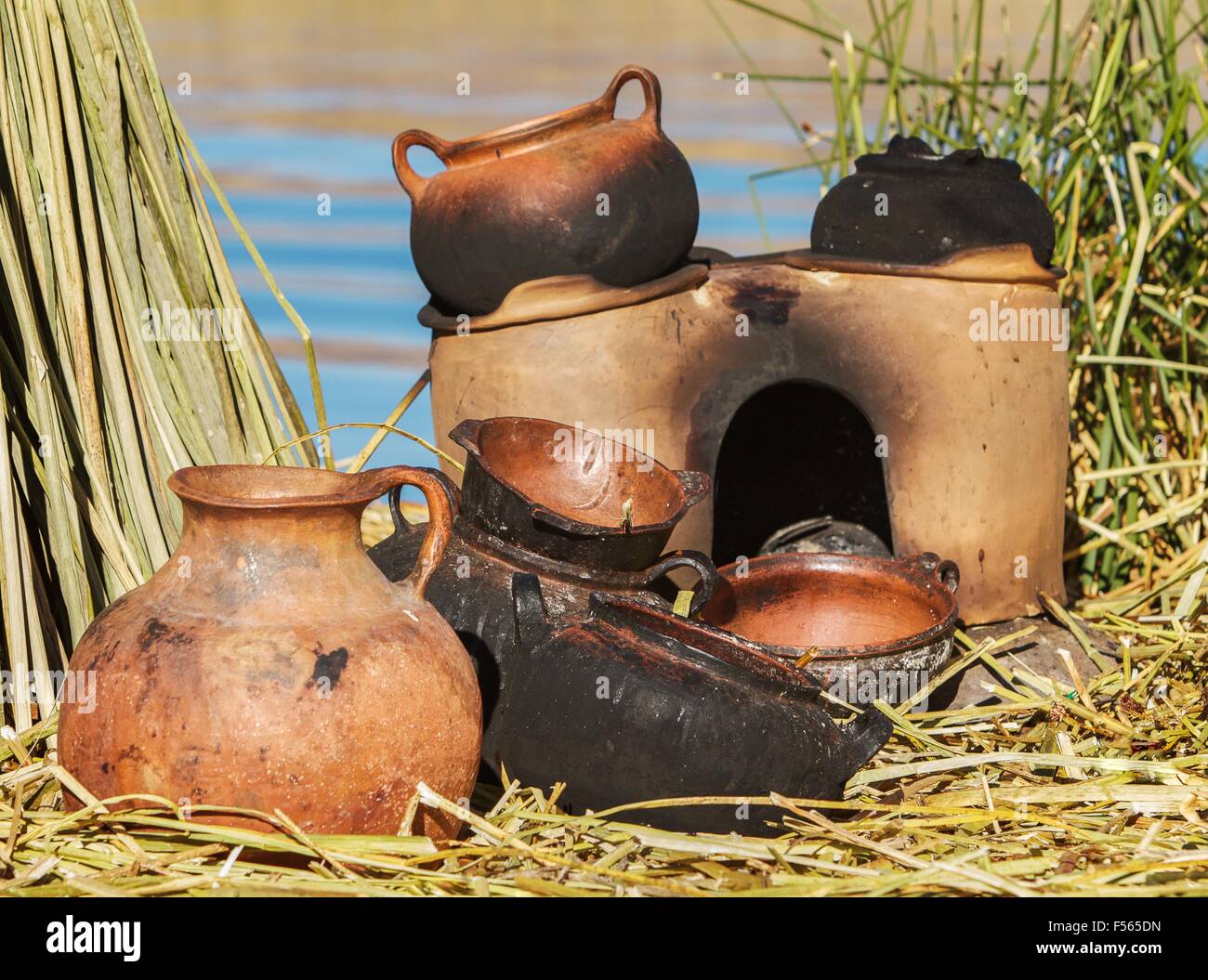 Traditional mad pans used on Uros islands, Peru, Bolivia Stock 