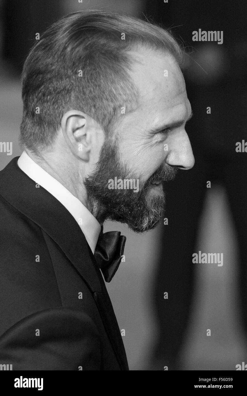 London, UK. 26/10/2015. Actor Ralph Fiennes. CTBF Royal Film Performance, World Premiere of the new James Bond film 'Spectre' at the Royal Albert Hall. Stock Photo