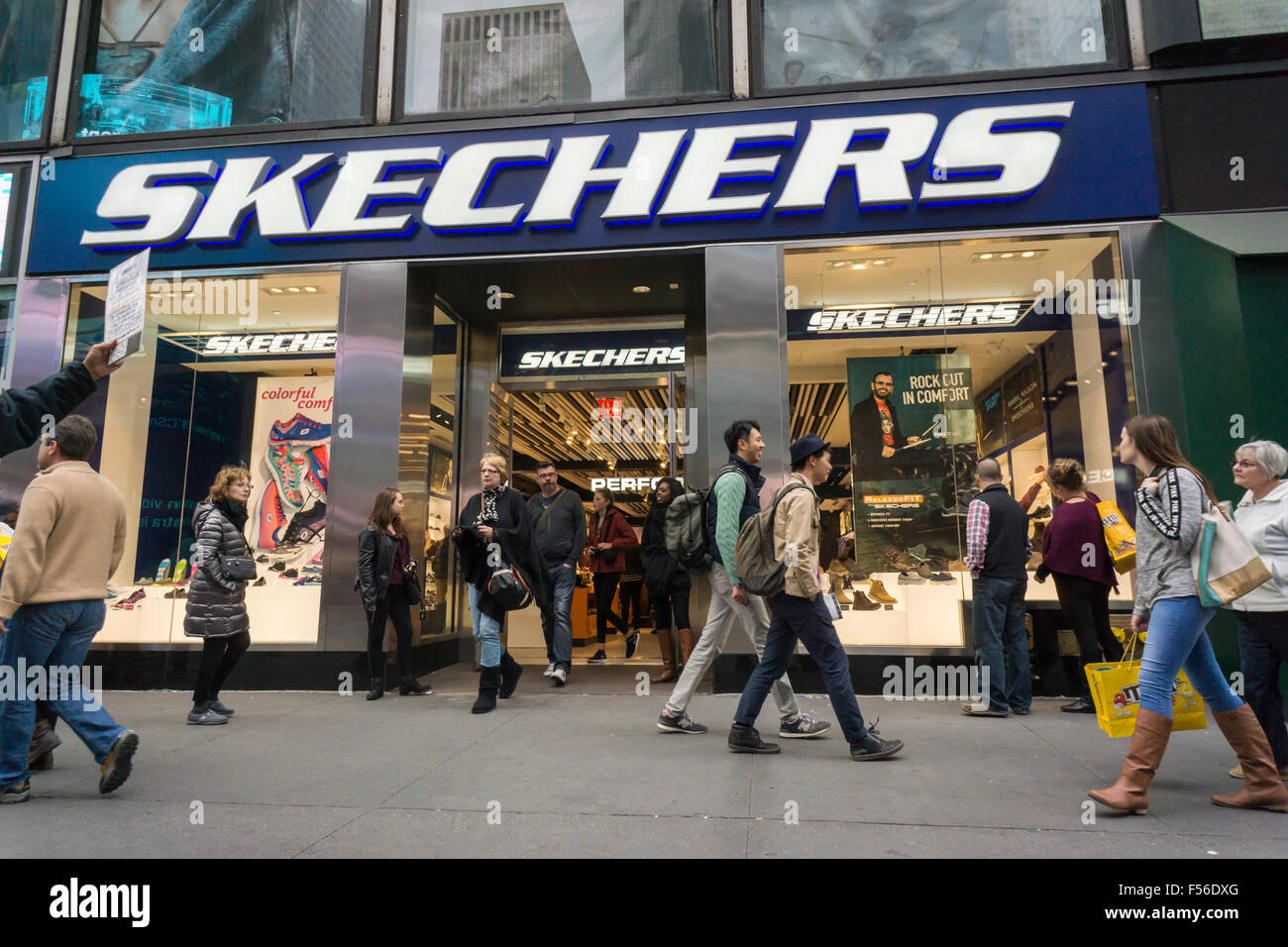 skechers 5th avenue opening hours
