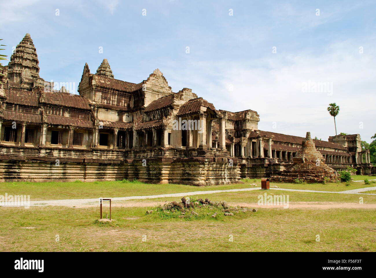 Back view of the Angkor Wat temple complex in Cambodia Stock Photo - Alamy