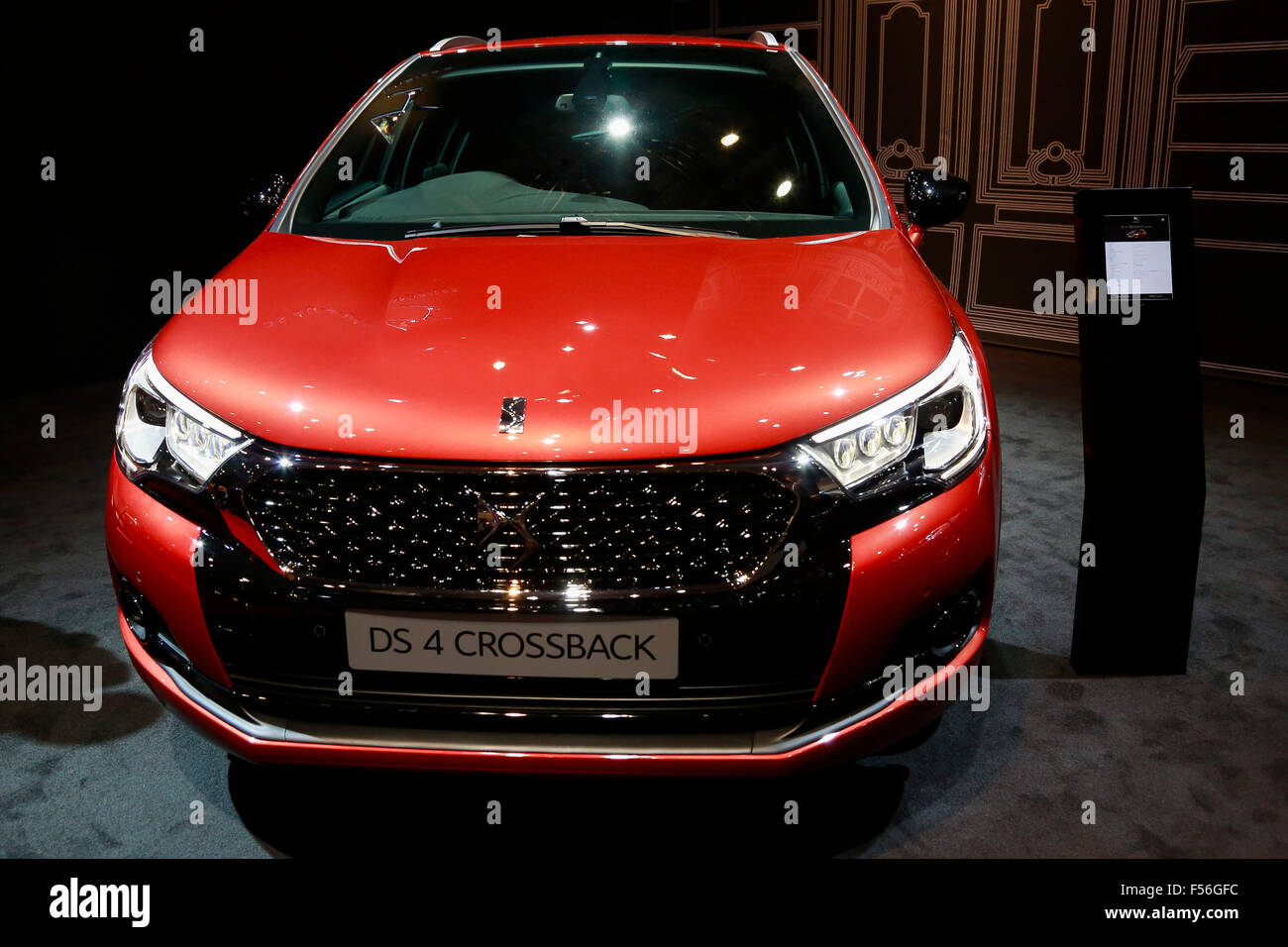 The new DS4 CROSSBACK car on display during the 44th Tokyo Motor Show 2015 in Tokyo Big Sight on October 28, 2015, Tokyo, Japan. The Show will be open to the public from October 30 to November 8. Credit:  Rodrigo Reyes Marin/AFLO/Alamy Live News Stock Photo