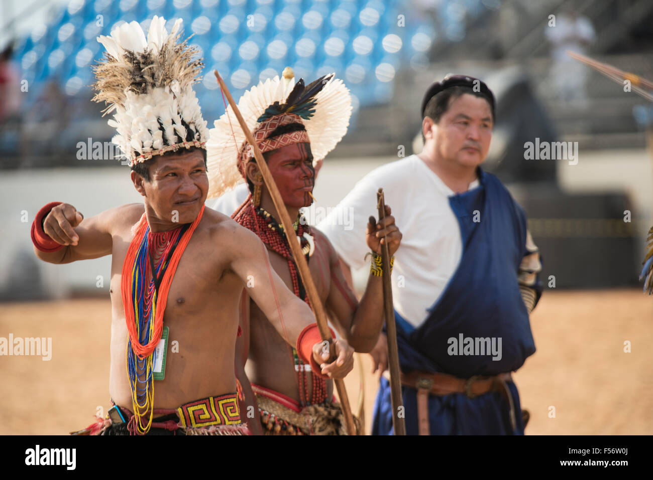 Palmas, Brtazil. 28th Oct, 2015. Brazilian and Mongolian archers practice during the International Indigenous Games, in the city of Palmas, Tocantins State, Brazil. Credit:  Sue Cunningham Photographic/Alamy Live News Stock Photo
