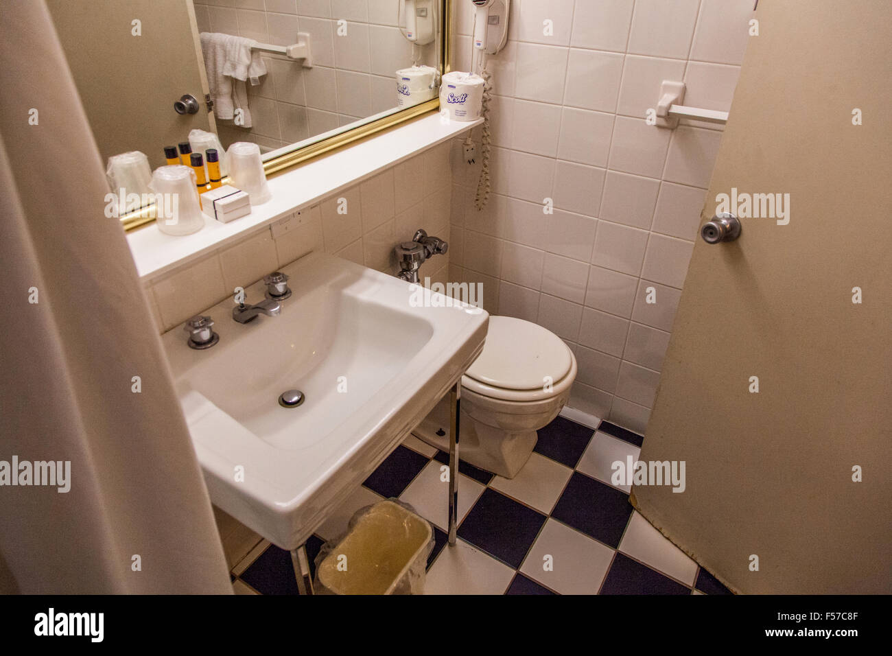 Bathroom, Hotel Pennsylvania, 7th  Ave, New York City, United States of America Stock Photo