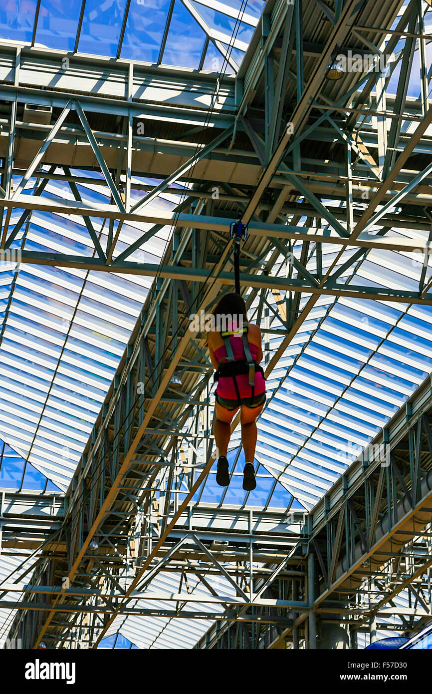 People enjoying themselves at the indoor Mall of America Amusement park ...