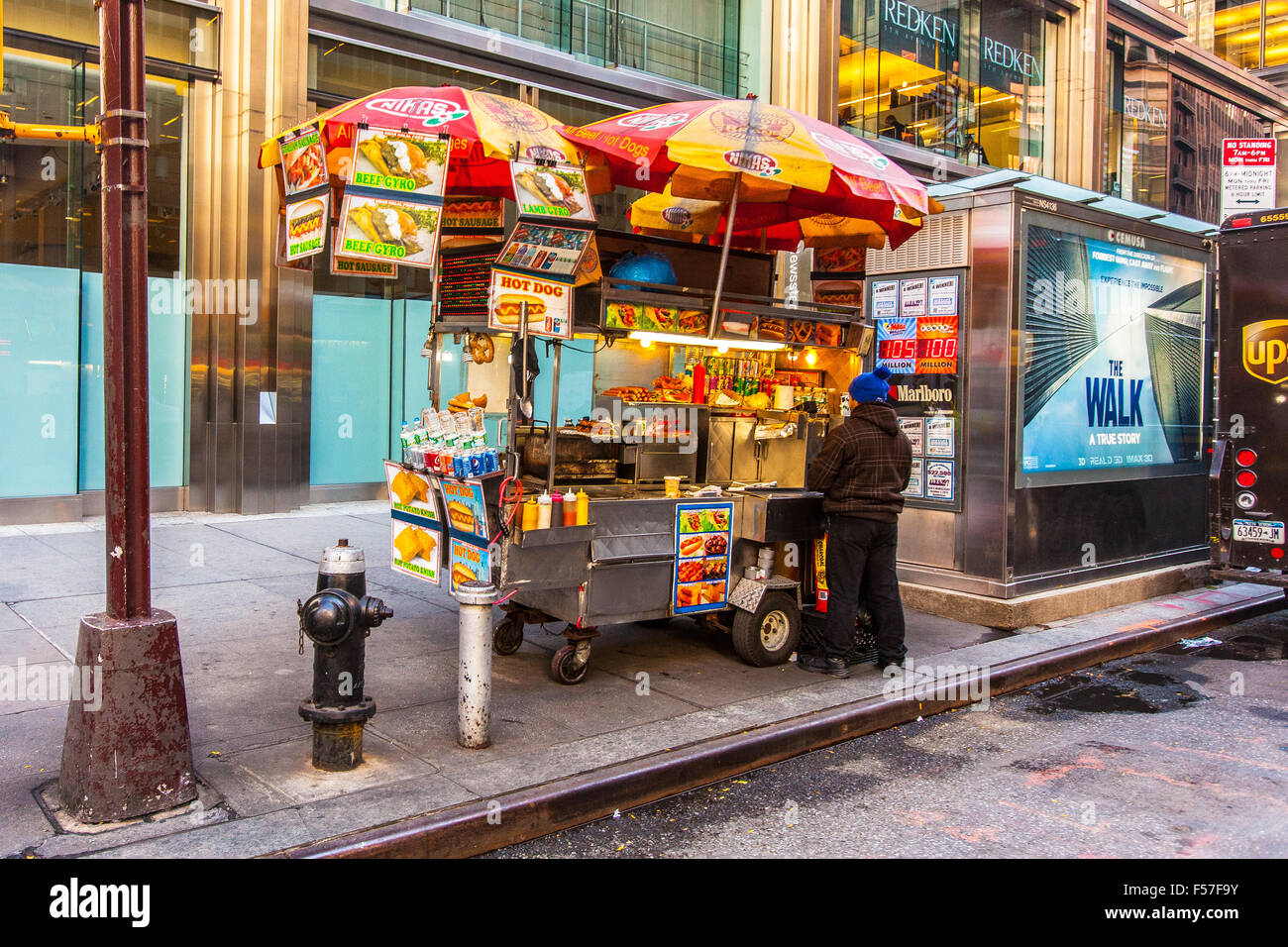 Hot dog street vendor , Manhattan, New York City, United States of