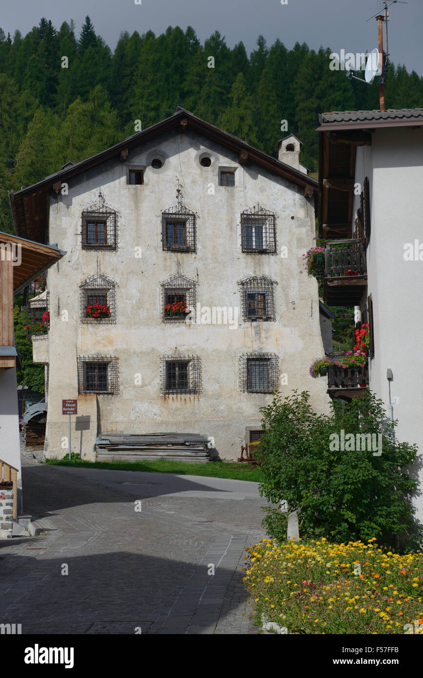 The 1636 Casa Chizzali Bonfadini house in Colle Santa Lucia in the Dolomites, Italy Stock Photo