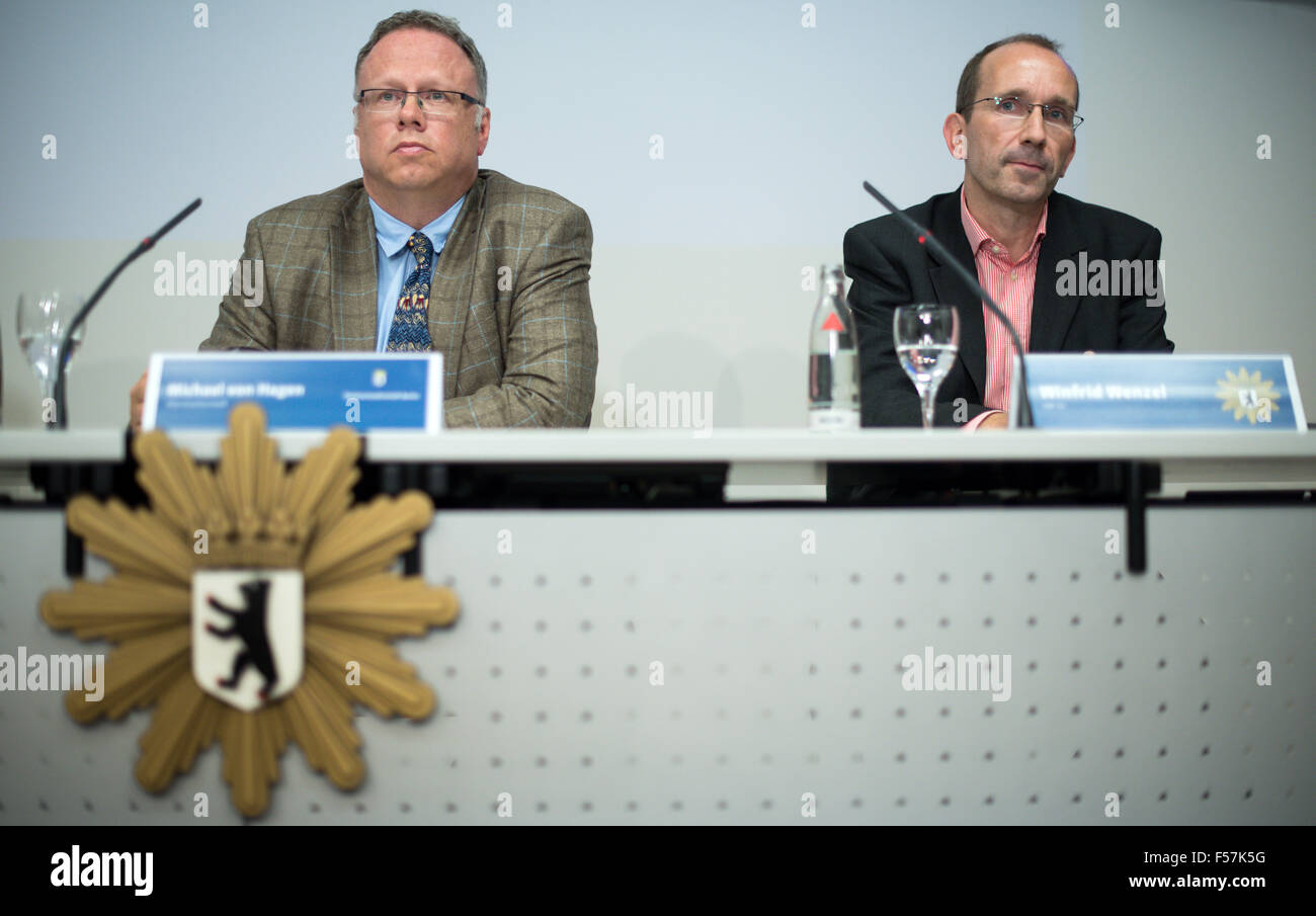 Berlin, Germany. 29th Oct, 2015. Chief Prosecutor Michael von Hagen (L) and Winfried Wenzel from