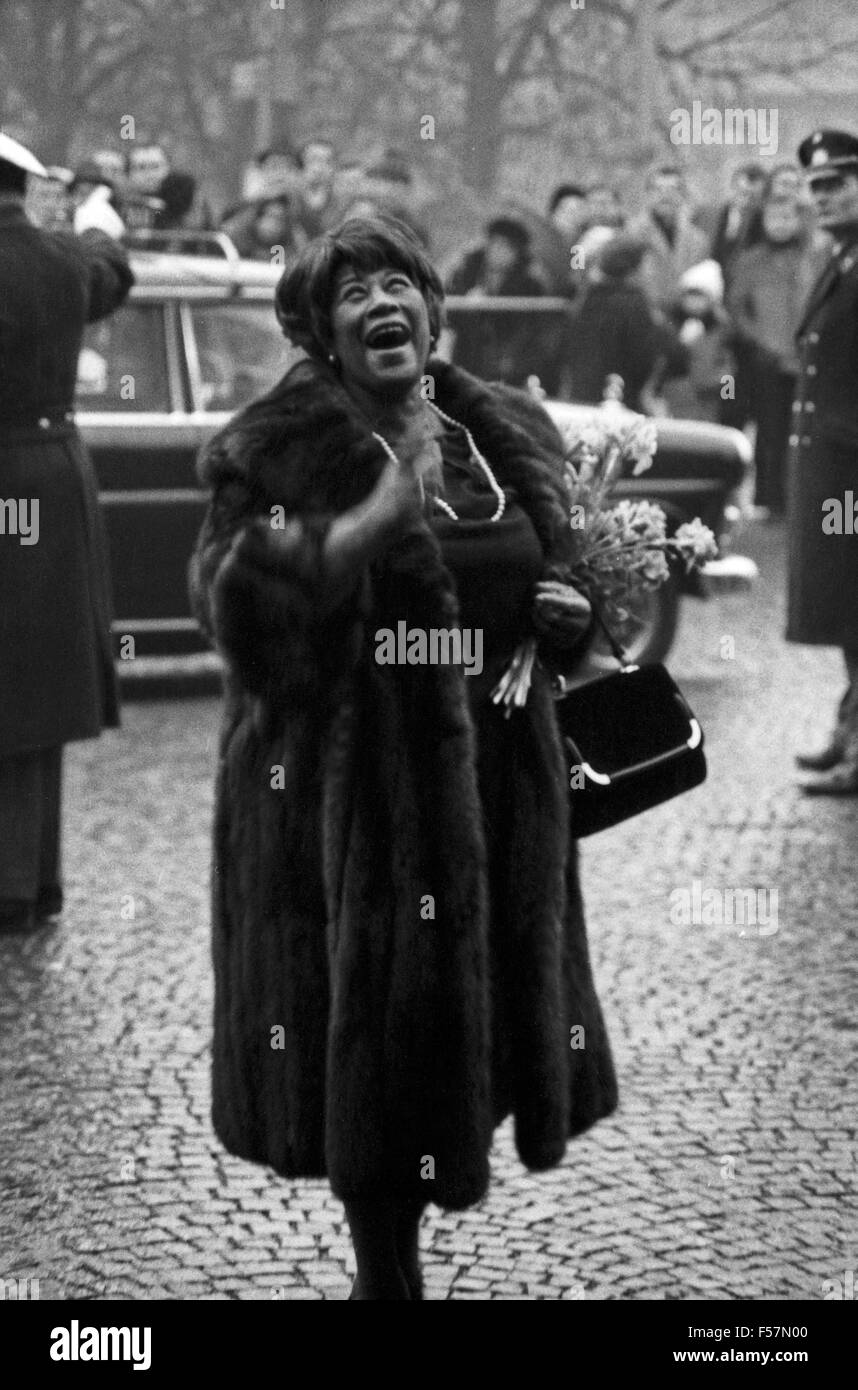 Ankunft der Stars zur Bambi Preisverleihung im Herkules Saal der Münchner Residenz am 22. Januar 1967: Ella Fitzgerald. 24s36swNeg103 Stock Photo