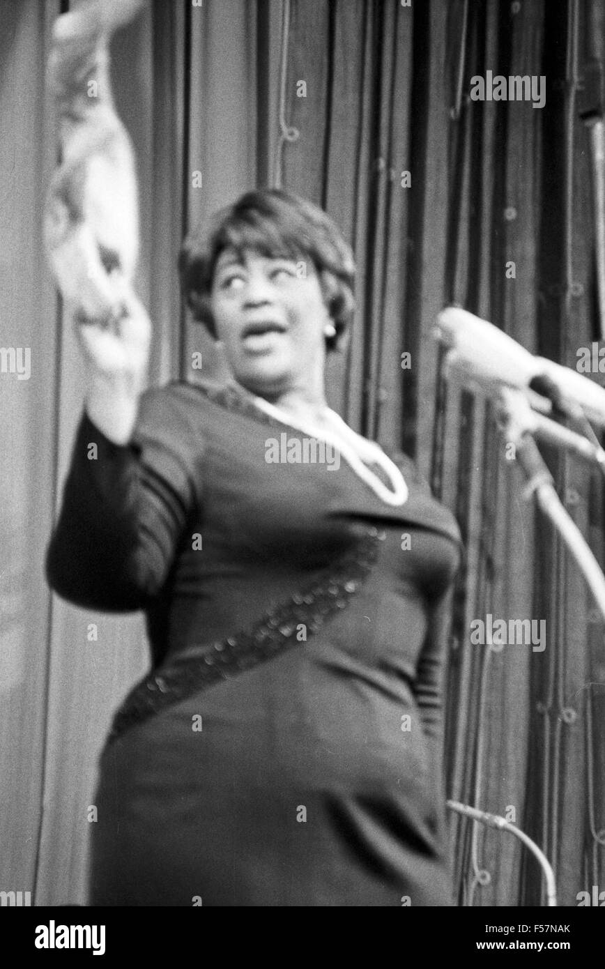 Bambi Preisverleihung im Herkules Saal der Münchner Residenz am 22. Januar 1967: Ella Fitzgerald. 24x36swNeg105 Stock Photo