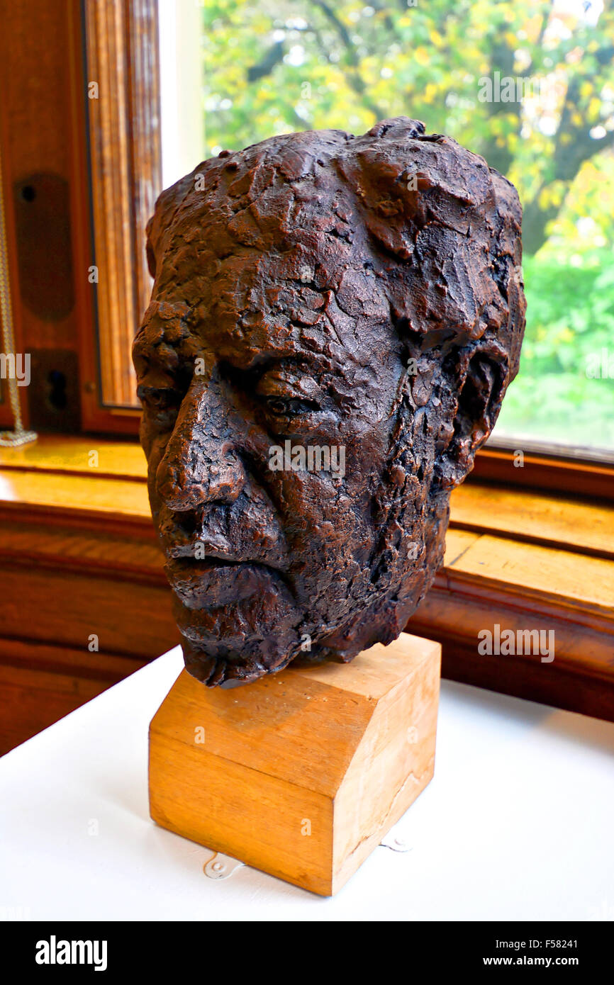 Henry Rothschild's Instagram, Twitter & Facebook on IDCrawl