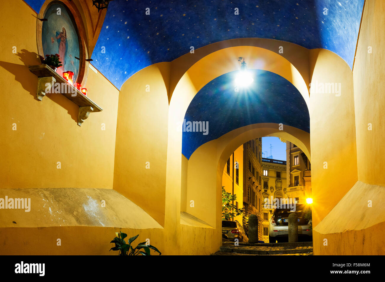 Arco della Madonna dei Banchi, Rome, Italy Stock Photo
