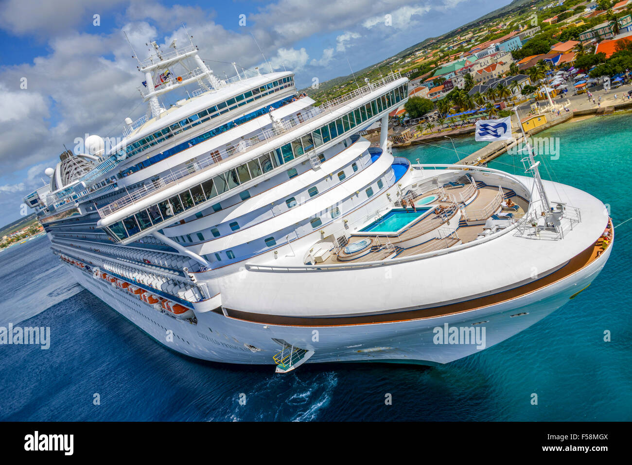 Caribbean princess ship hi-res stock photography and images - Alamy