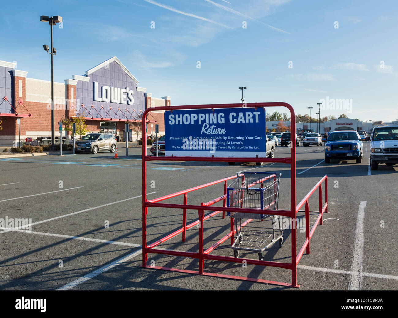 Shopping cart return and Lowes DIY store, Virginia, USA Stock Photo