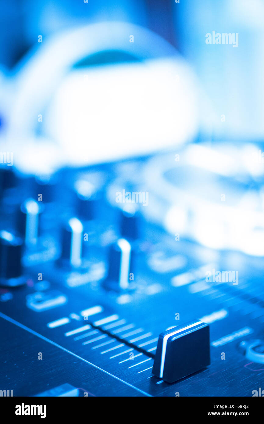 Dj Console Cd Mp4 Deejay Mixing Desk Ibiza House Techno Dance