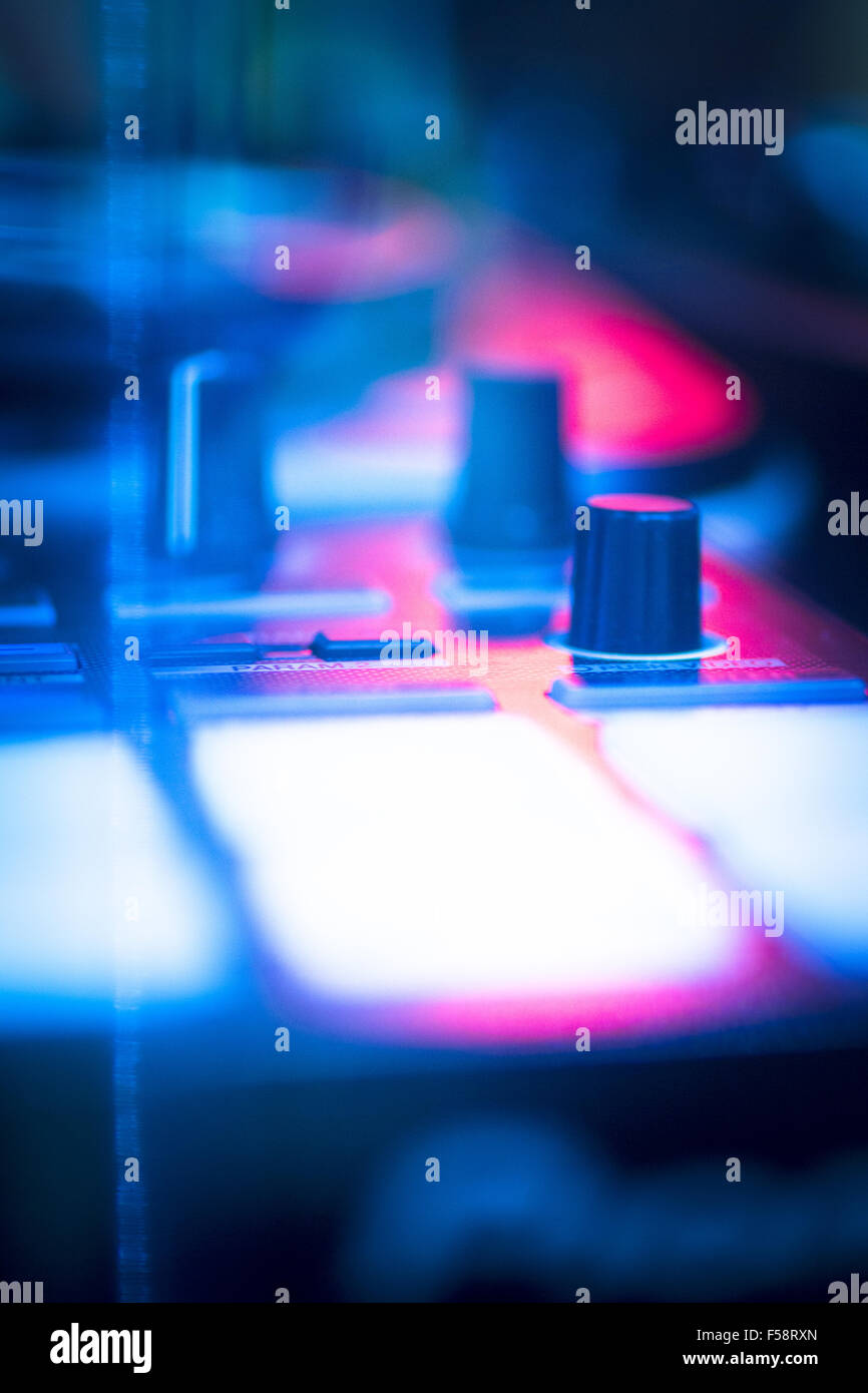 Dj Console Cd Mp4 Deejay Mixing Desk Ibiza House Techno Dance