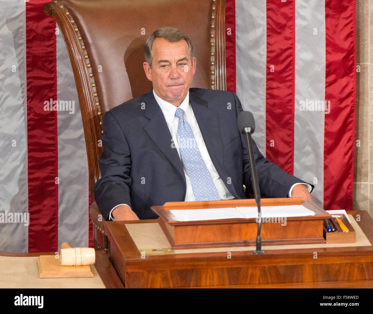 Washington, DC, USA. 29th October, 2015.  Outgoing Speaker of the United States House of Representatives John Boehner (Republican of Ohio) appears lost in thought as he sits in the Speaker's chair for the last time in the US House Chamber in the US Capitol in Washington, DC on Thursday, October 29, 2015. Credit:  dpa picture alliance/Alamy Live News Stock Photo