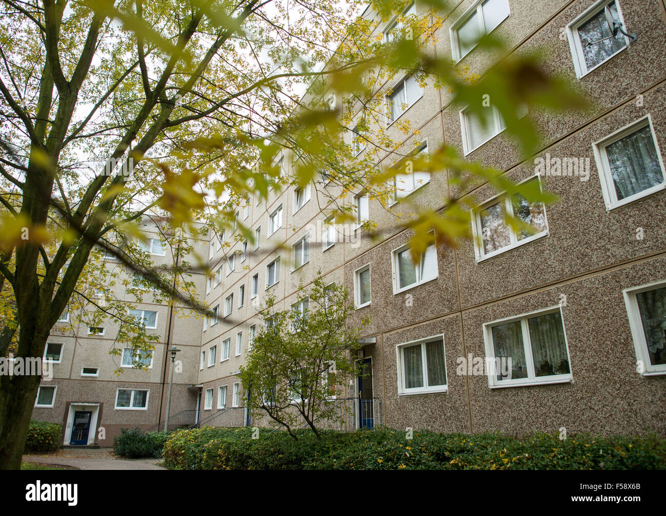 Potsdam, Germany. 30th Oct, 2015. A residential area 'Am Schlaatz' in Potsdam, Germany, 30 October 2015. Here lived the missing child Elias. Photo: PATRICK PLEUL/dpa/Alamy Live News Stock Photo