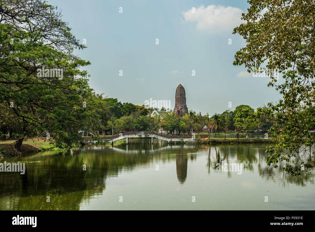 Lake and Buddhist temple, Wat Phra Ram, Tha Wa Su Kri, Ayutthaya, Thailand Stock Photo