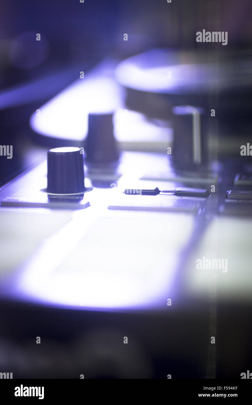Dj Console Cd Mp4 Deejay Mixing Desk Ibiza House Techno Dance