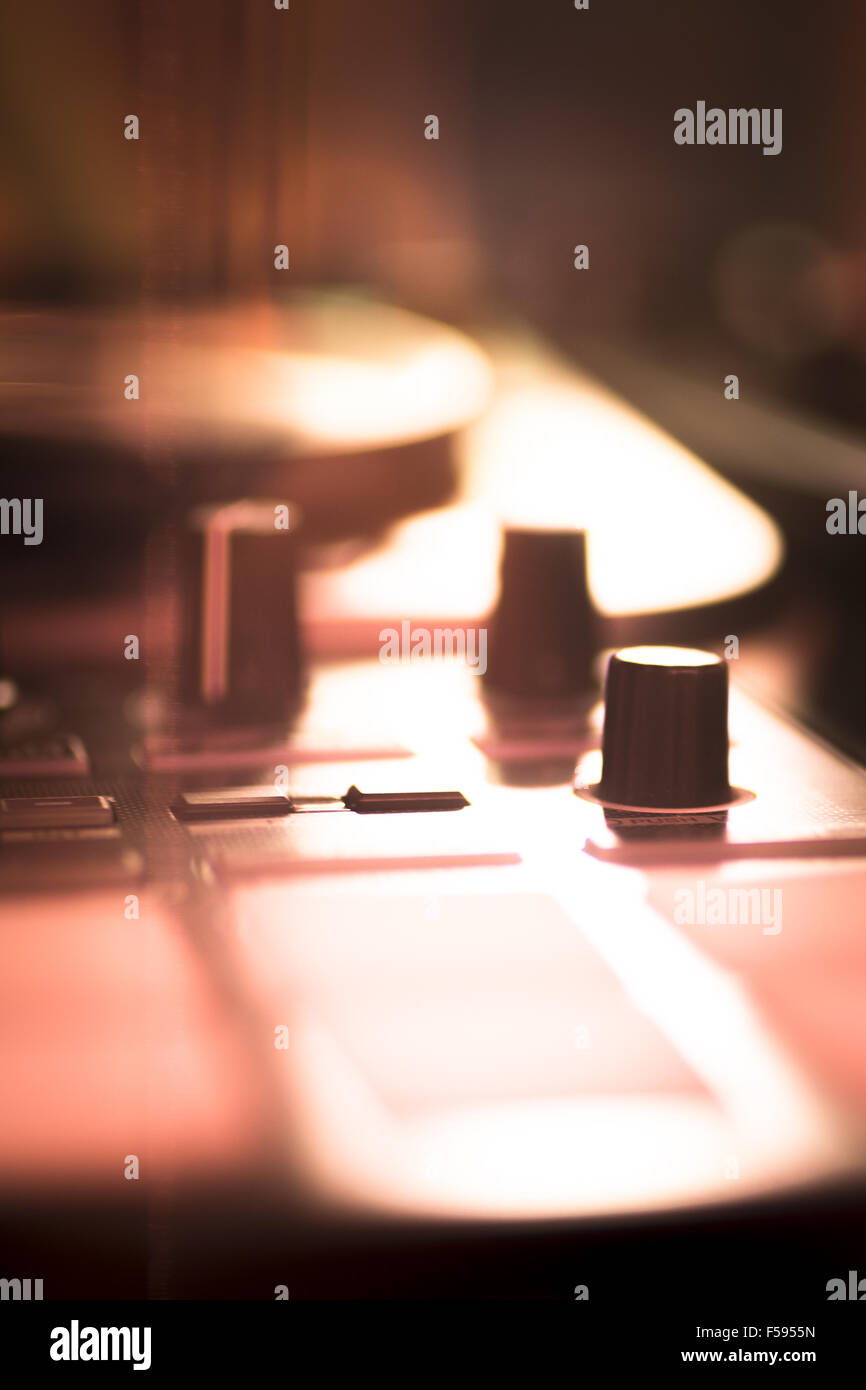 Dj Console Cd Mp4 Deejay Mixing Desk Ibiza House Techno Dance